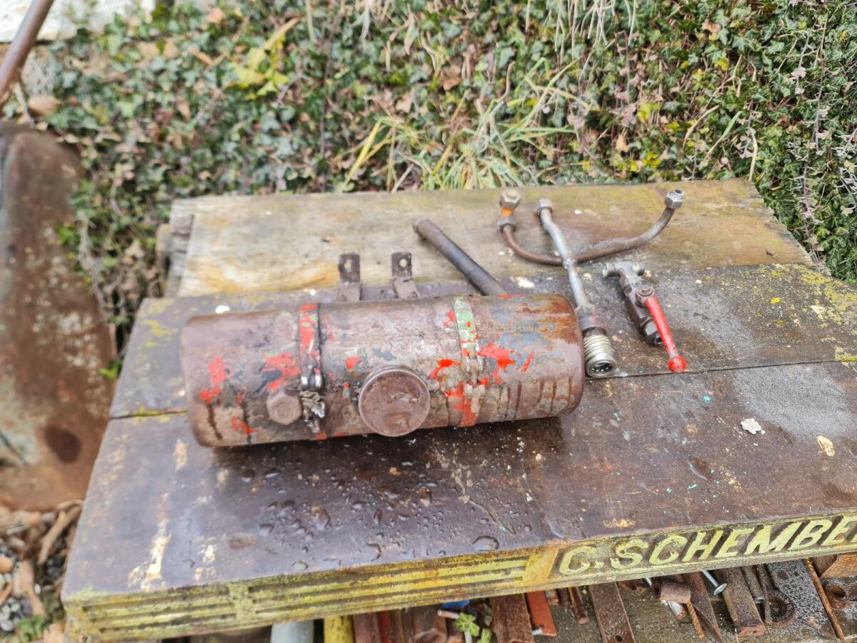 Zusatz Hydrauliköltank Lindner BF 2