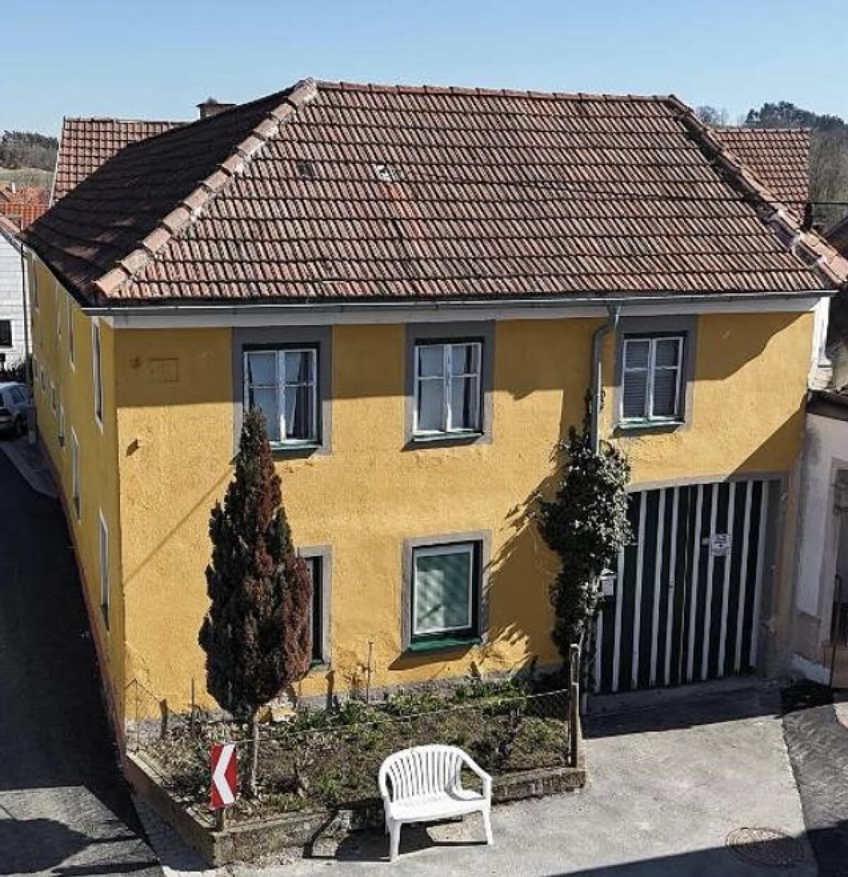 Bauernhaus mit vielen Nebengebäuden 1