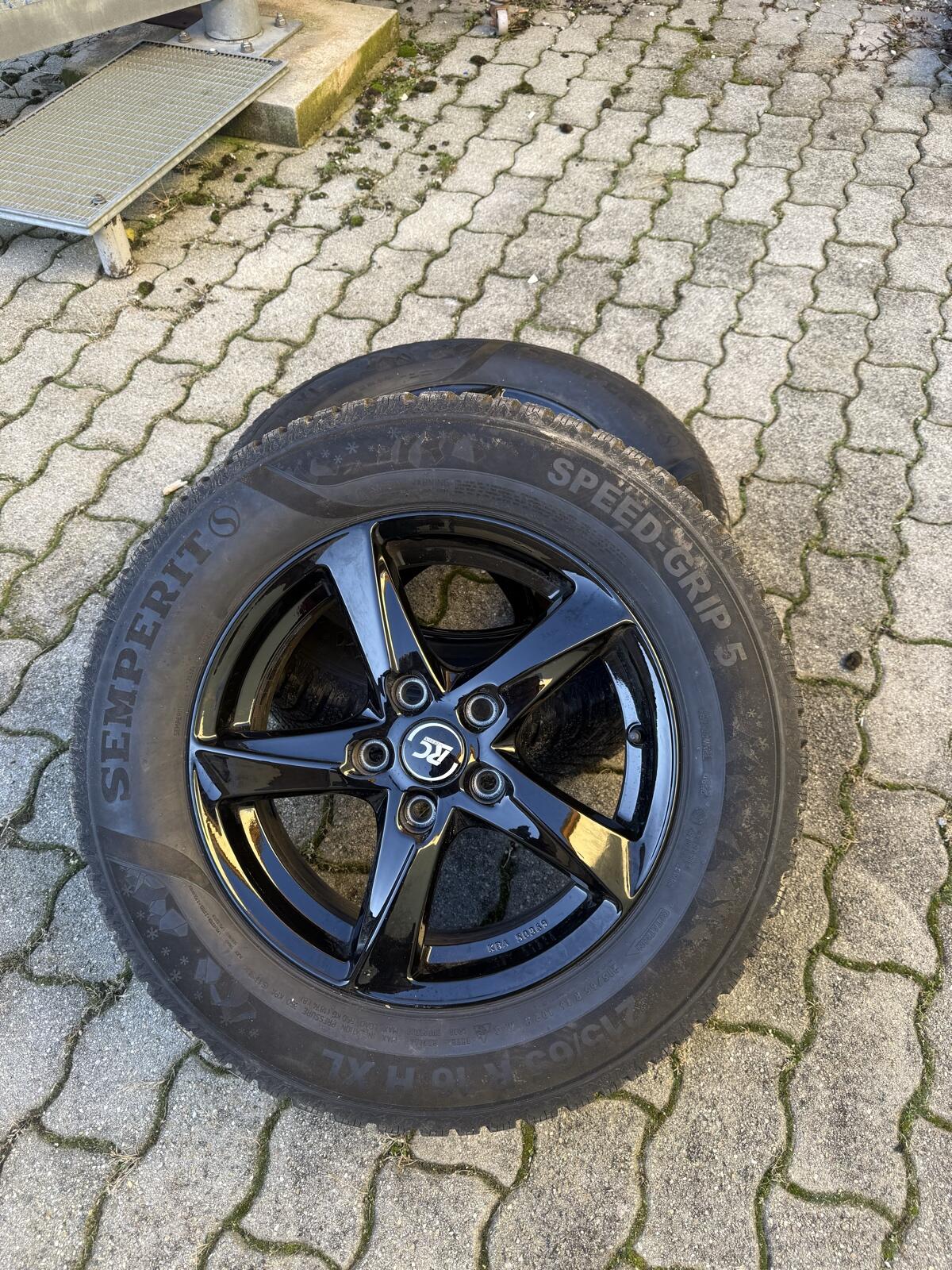 Kompletträder mit Winterreifen für Dacia Duster 2 1