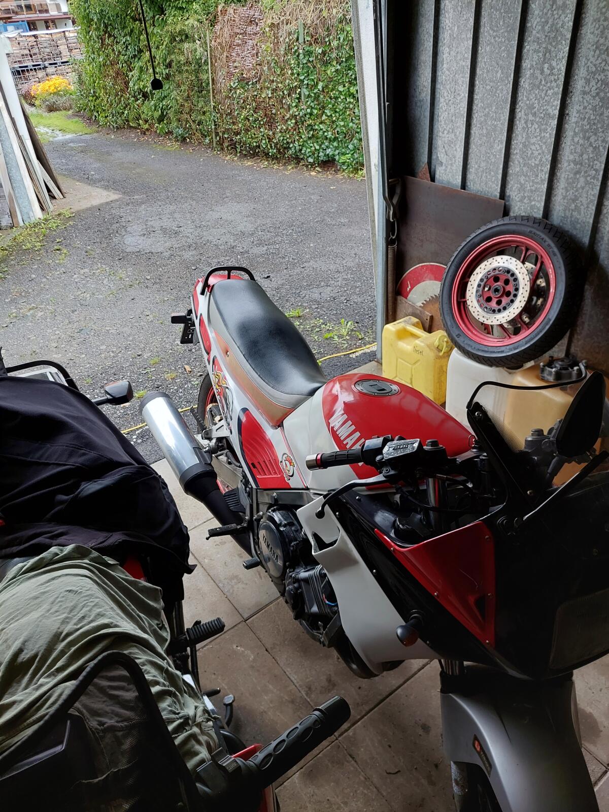 Yamaha FZ 750 Genesis 3