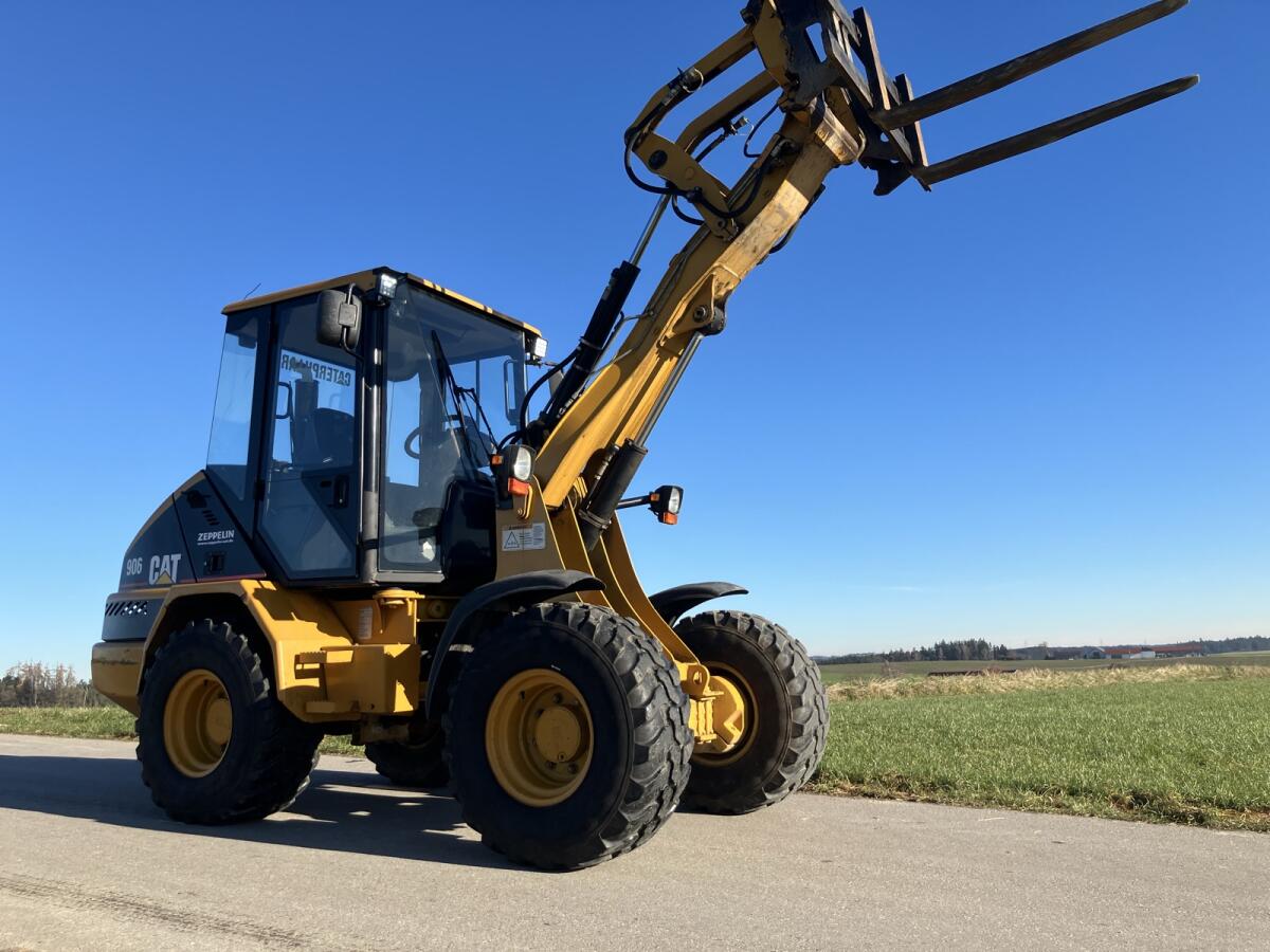 Cat 906 2