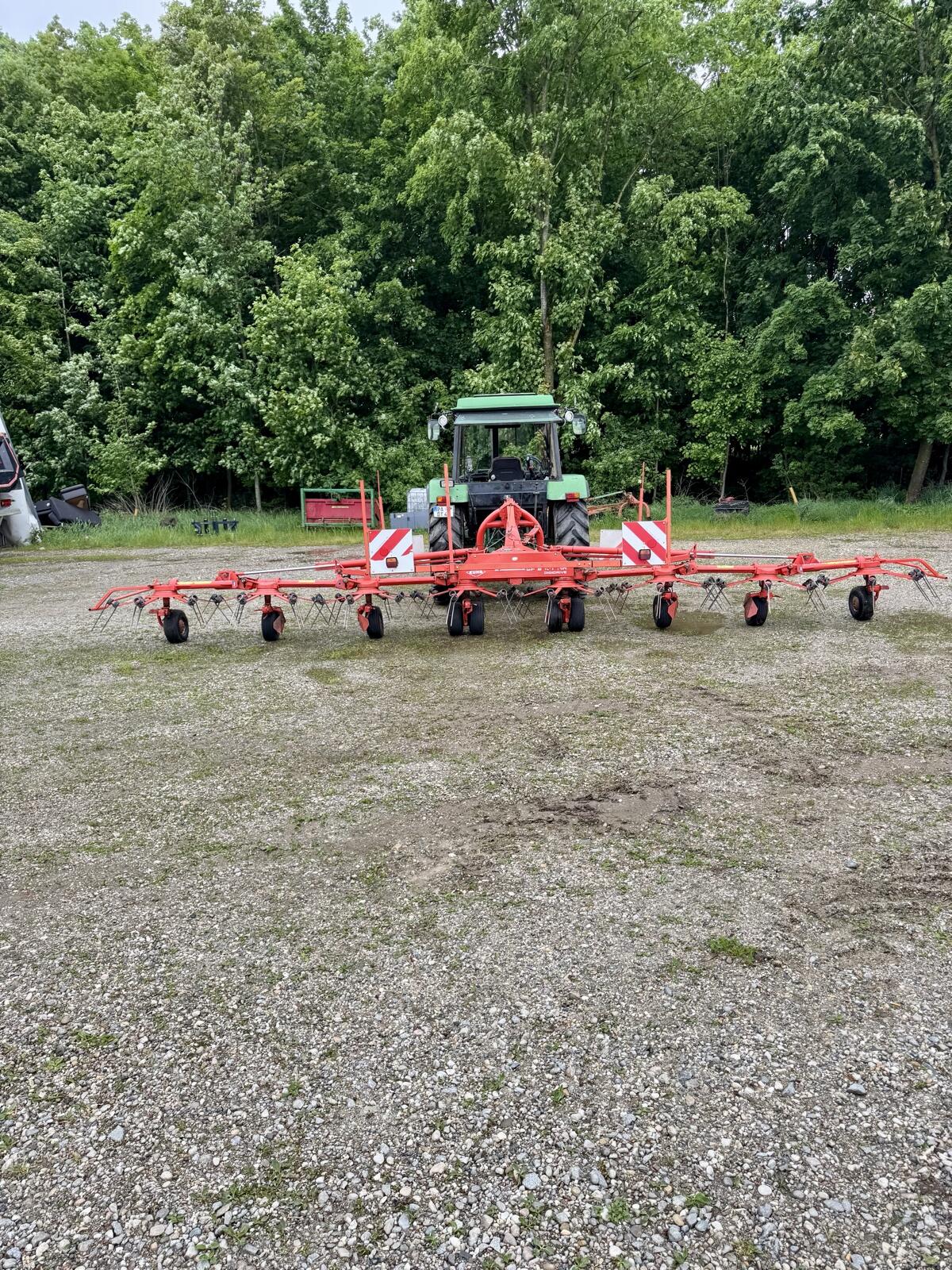 Kuhn Heuwender Kreiselheuer Krone Claas Pöttinger Zetter 2