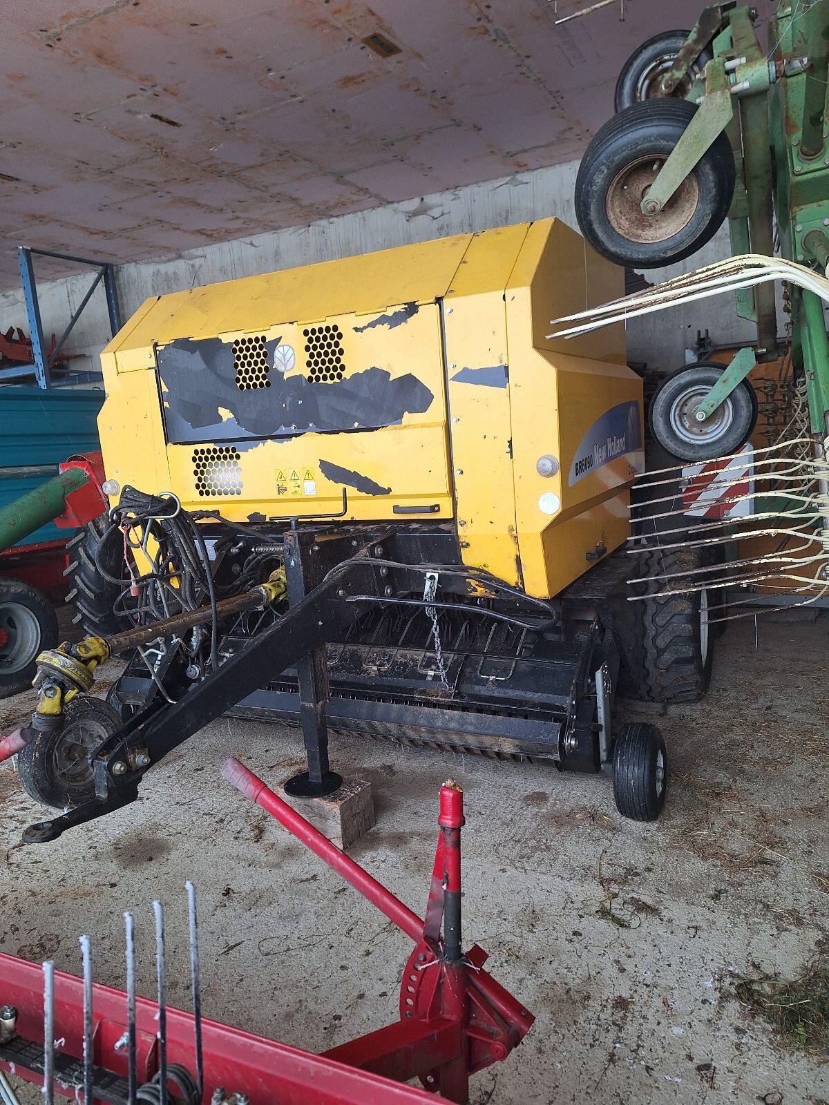 New Holland BR6090 1