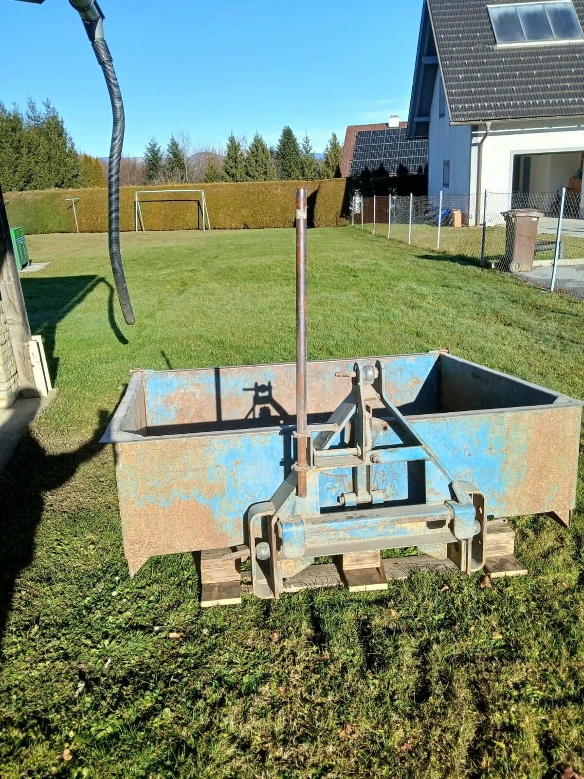 Mechanische Kippmulde 1