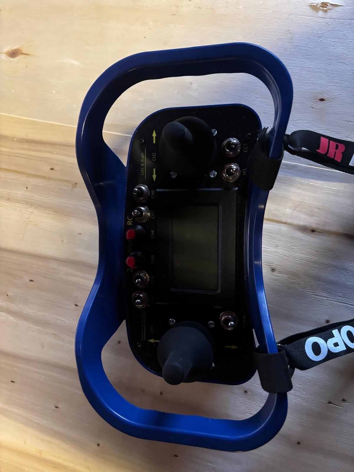 Ferngesteuerter Raupenmäher, Mähroboter, Böschungsmäher 2