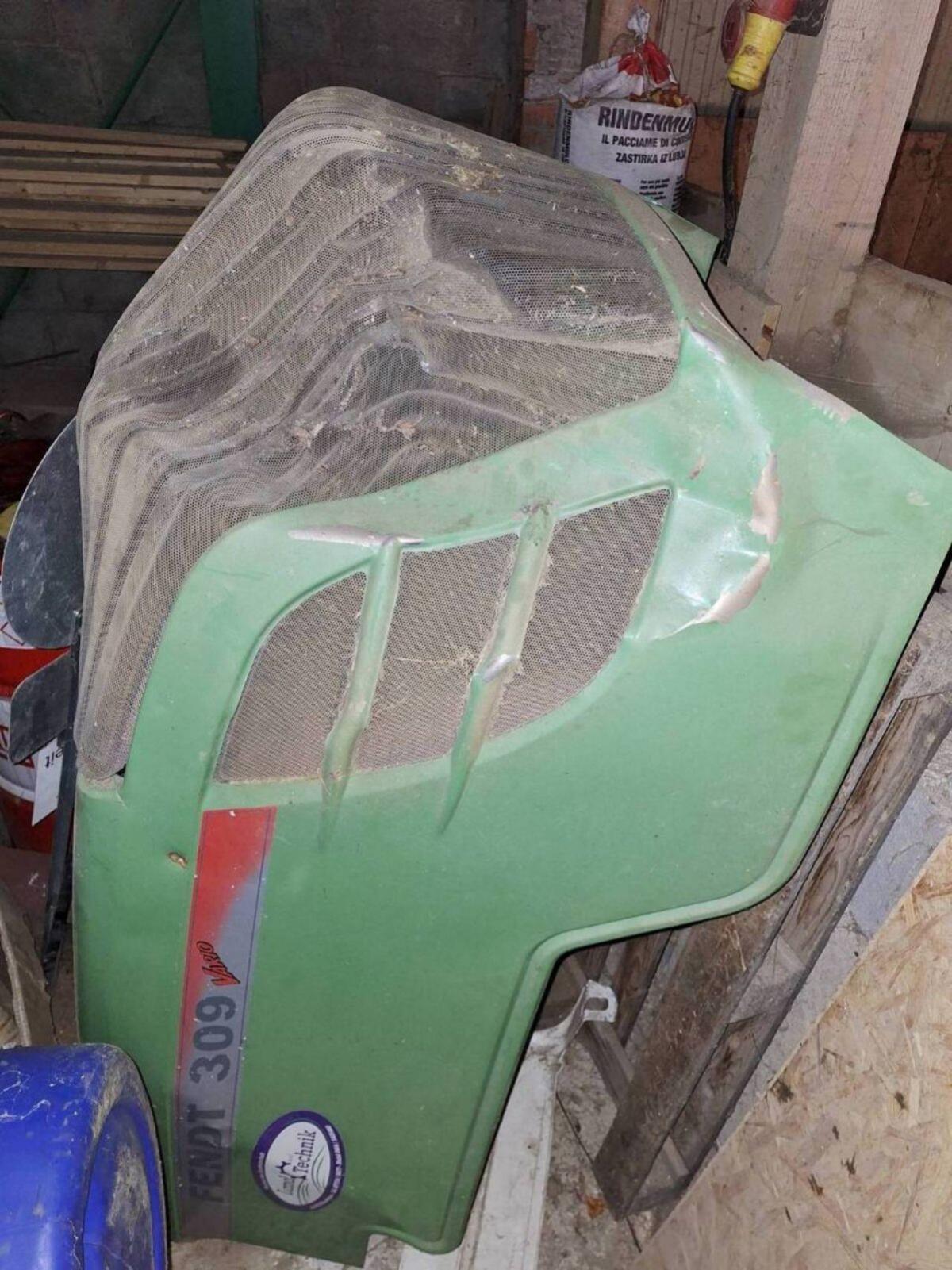 Fendt Teile 300 Vario SCR, Bj. 2014 2