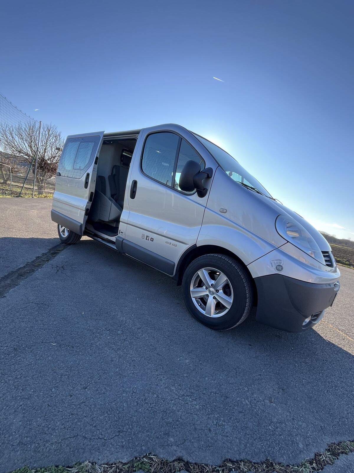 Renault Trafic 2.0 DCI, TOP Zustand 3