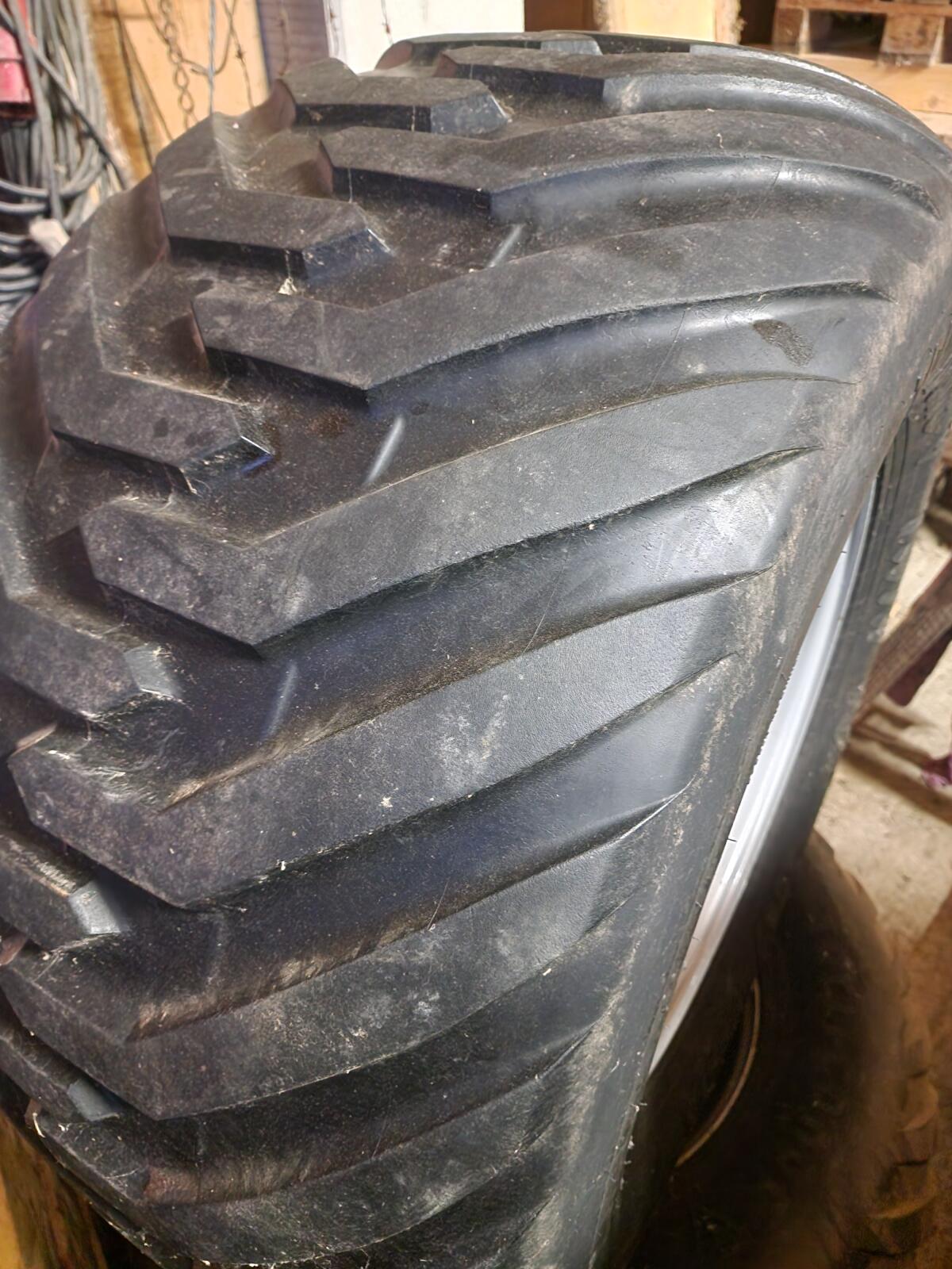 Trelleborg Kompletträder 550/45-22,5 2