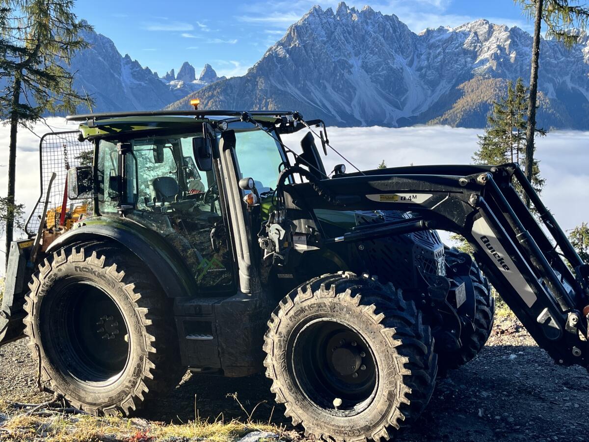 Valtra G125 Active mit Wegzapfwelle 1
