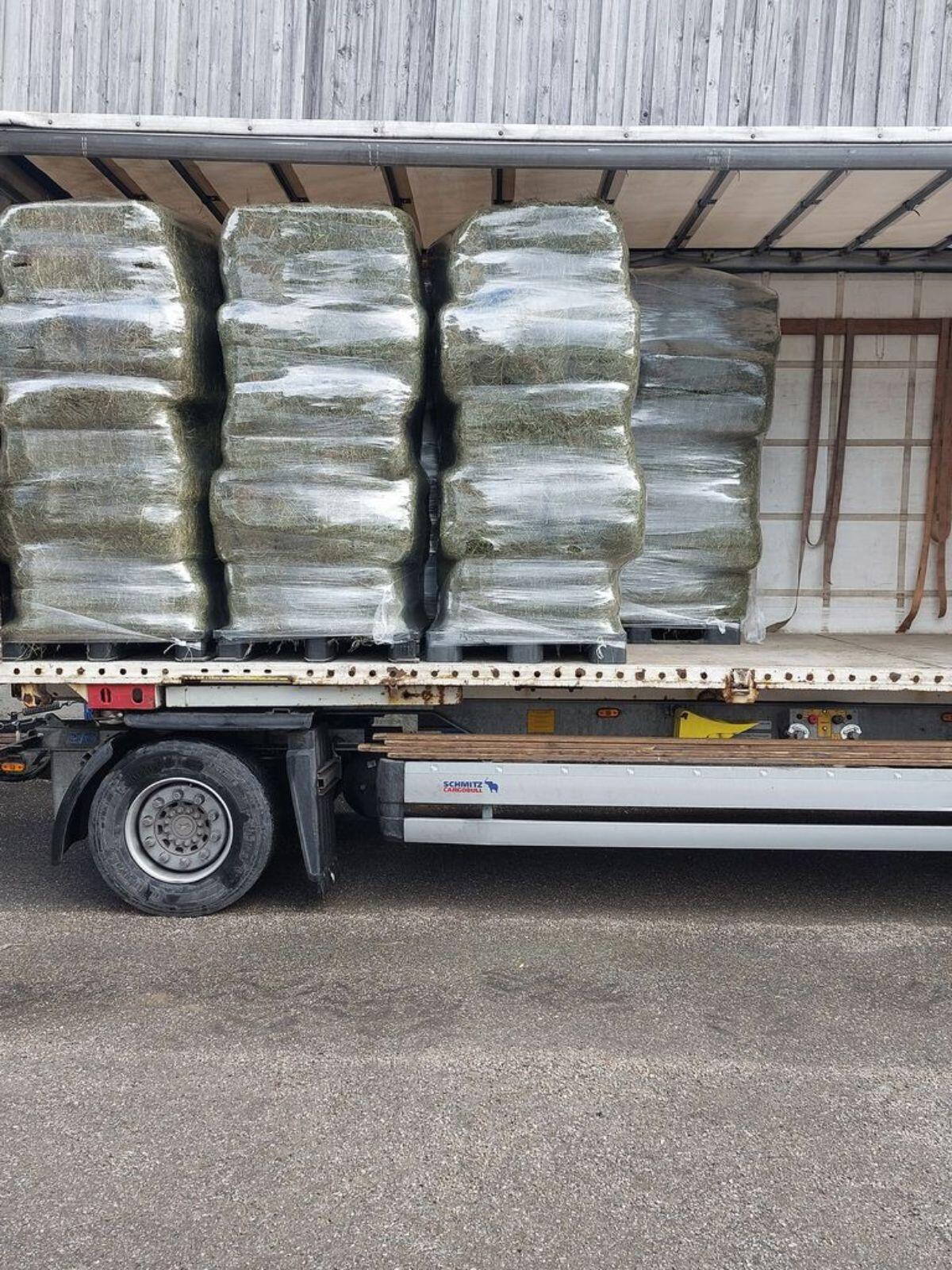 Verkaufe Kleinheuballen und Rundballen mit Warmluft belüftet 1