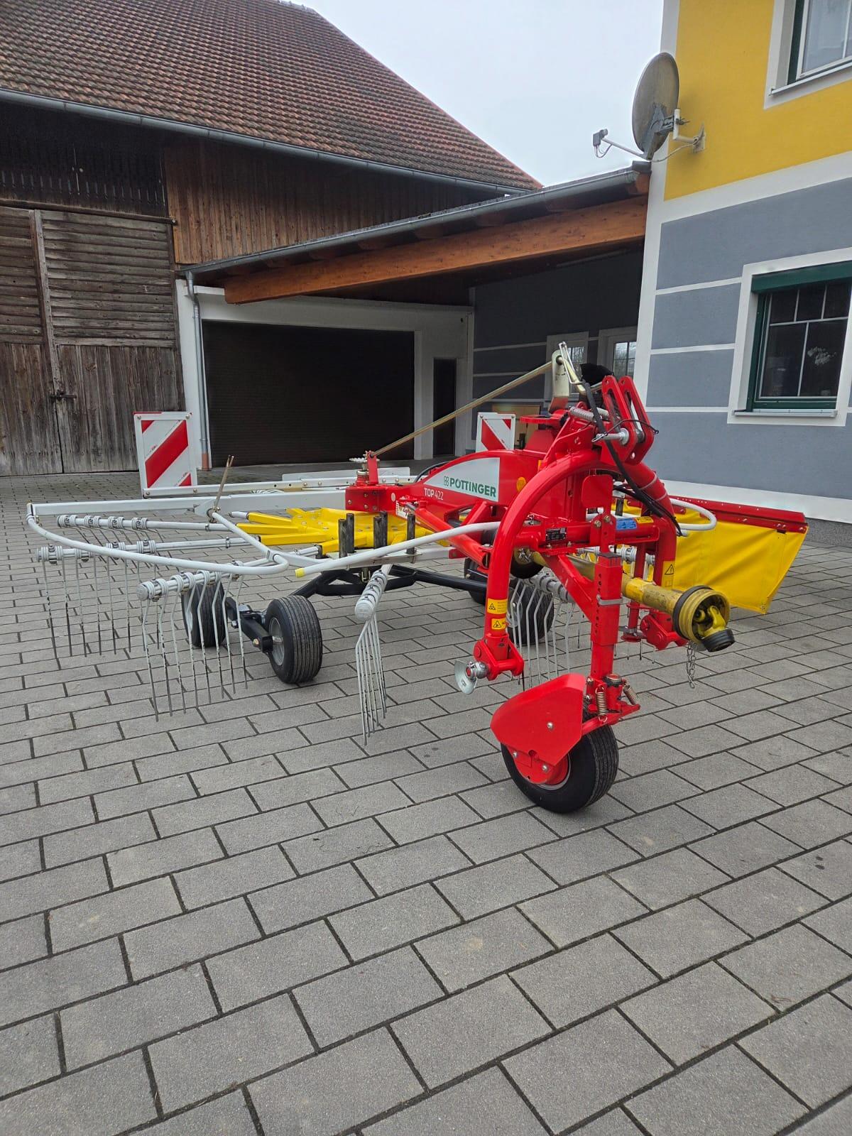 Neuwertiger Pöttinger Schwader TOP 422 1