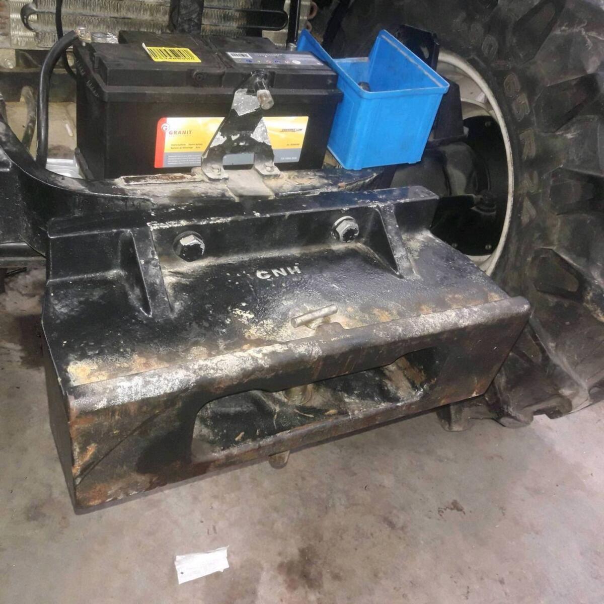 Gewichteträger New Holland 1