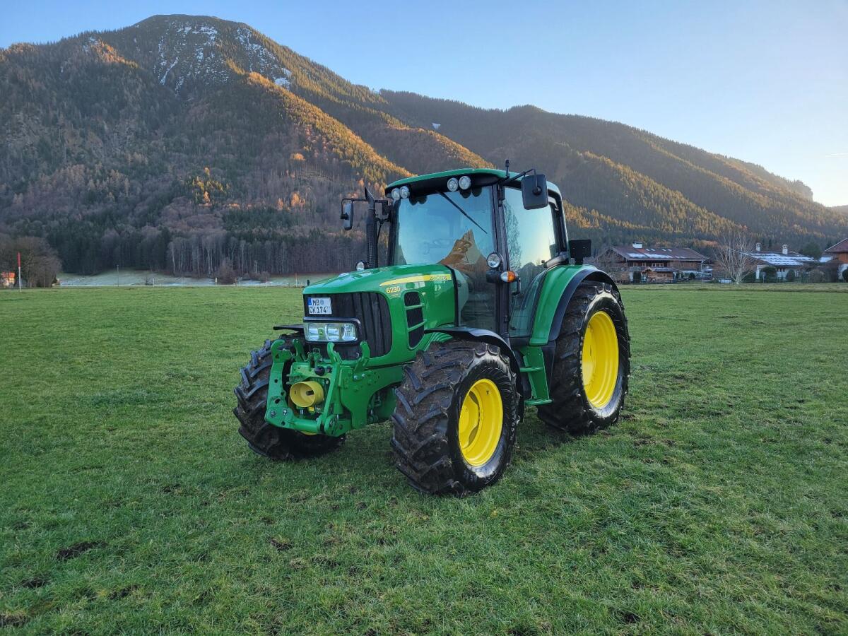 John Deere 6230 Premium Traktor 1