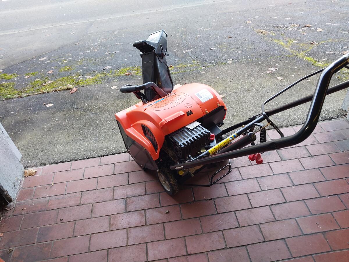 Verkaufe neue Schneefräse Ariens Pro 136 2