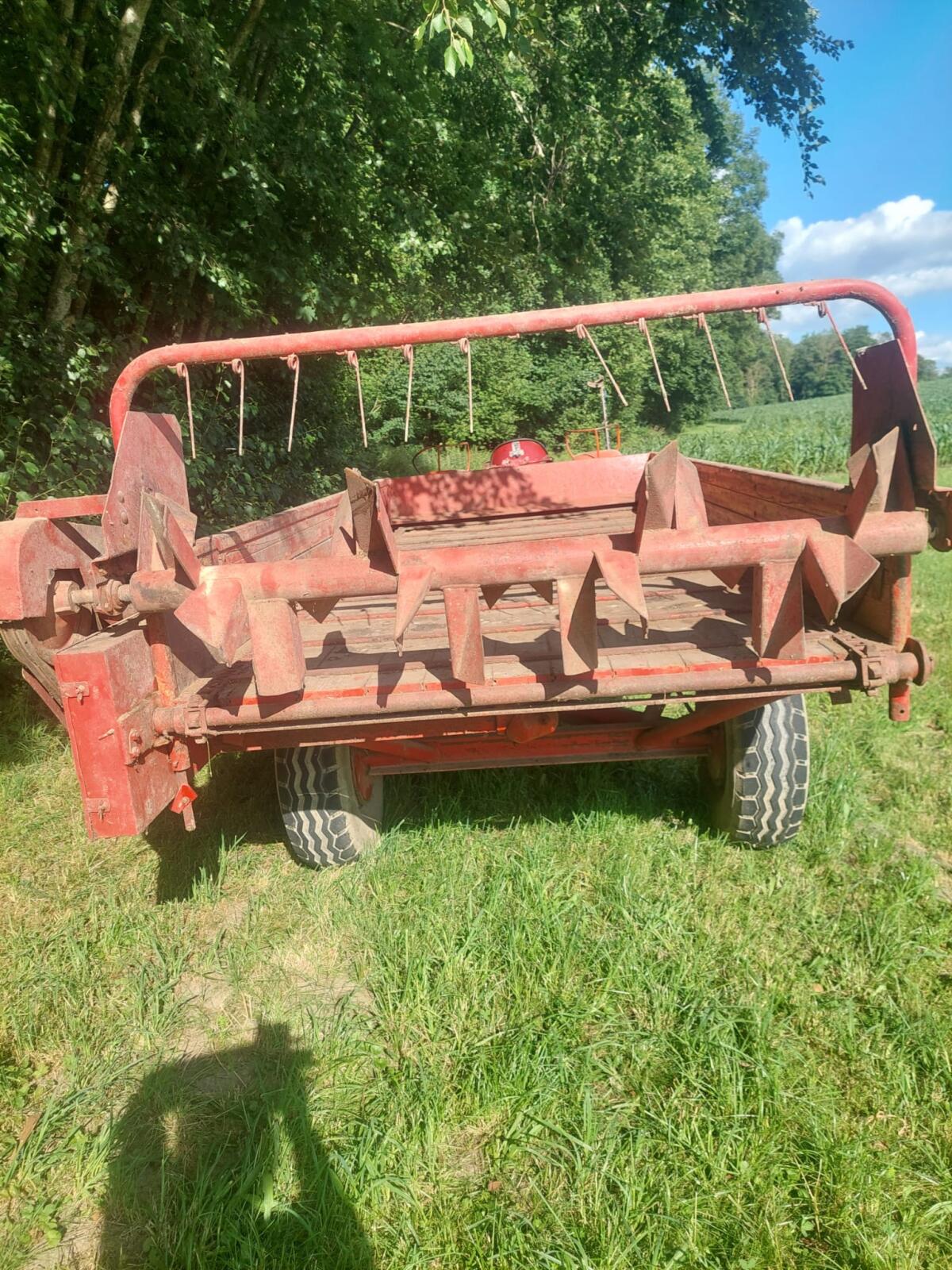 JF AV 35 Miststreuer 2