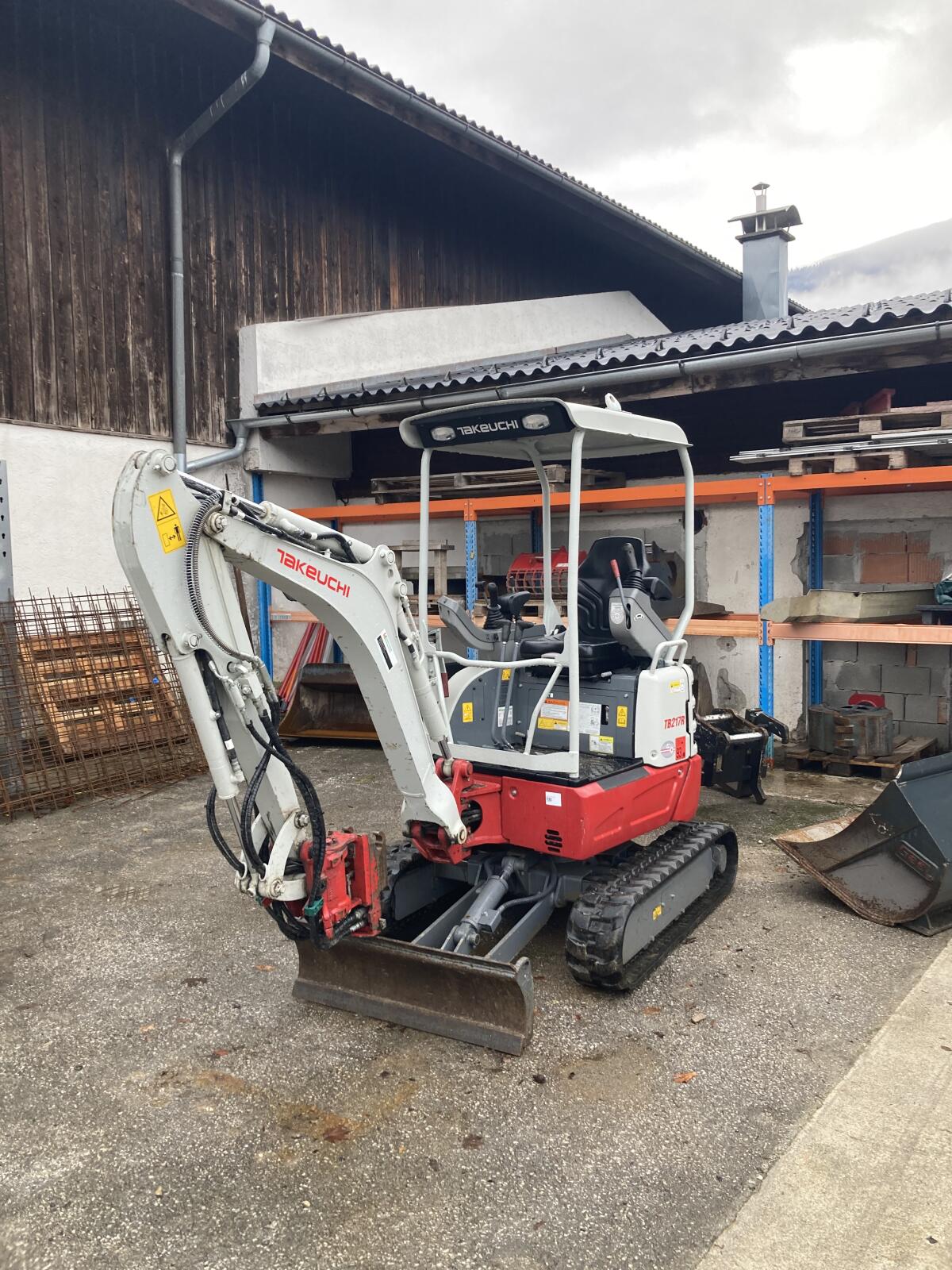 Takeuchi TB 217R + TB 325R 2