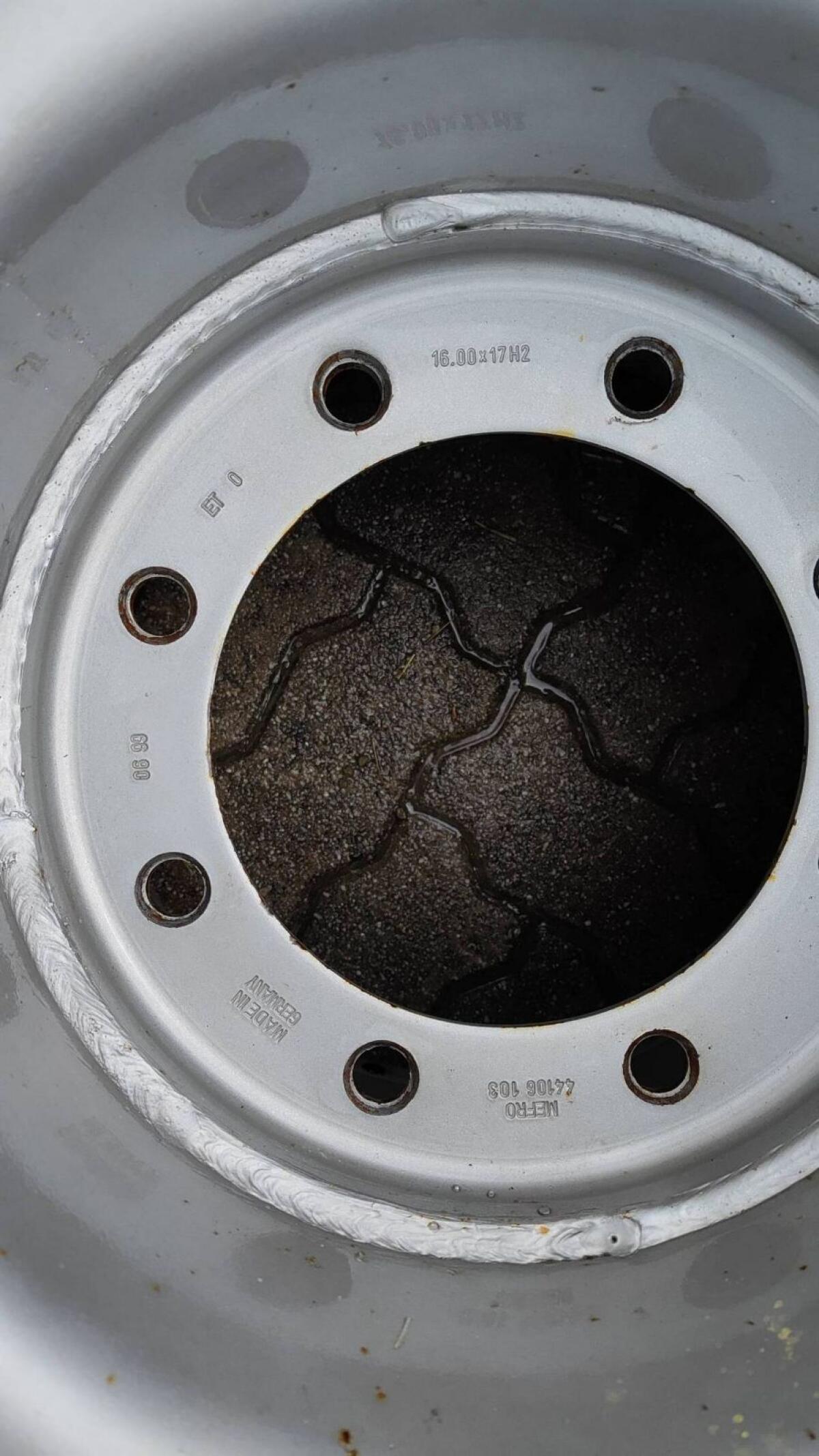 Felge Komplettrad 16.00 x 17 H2 2