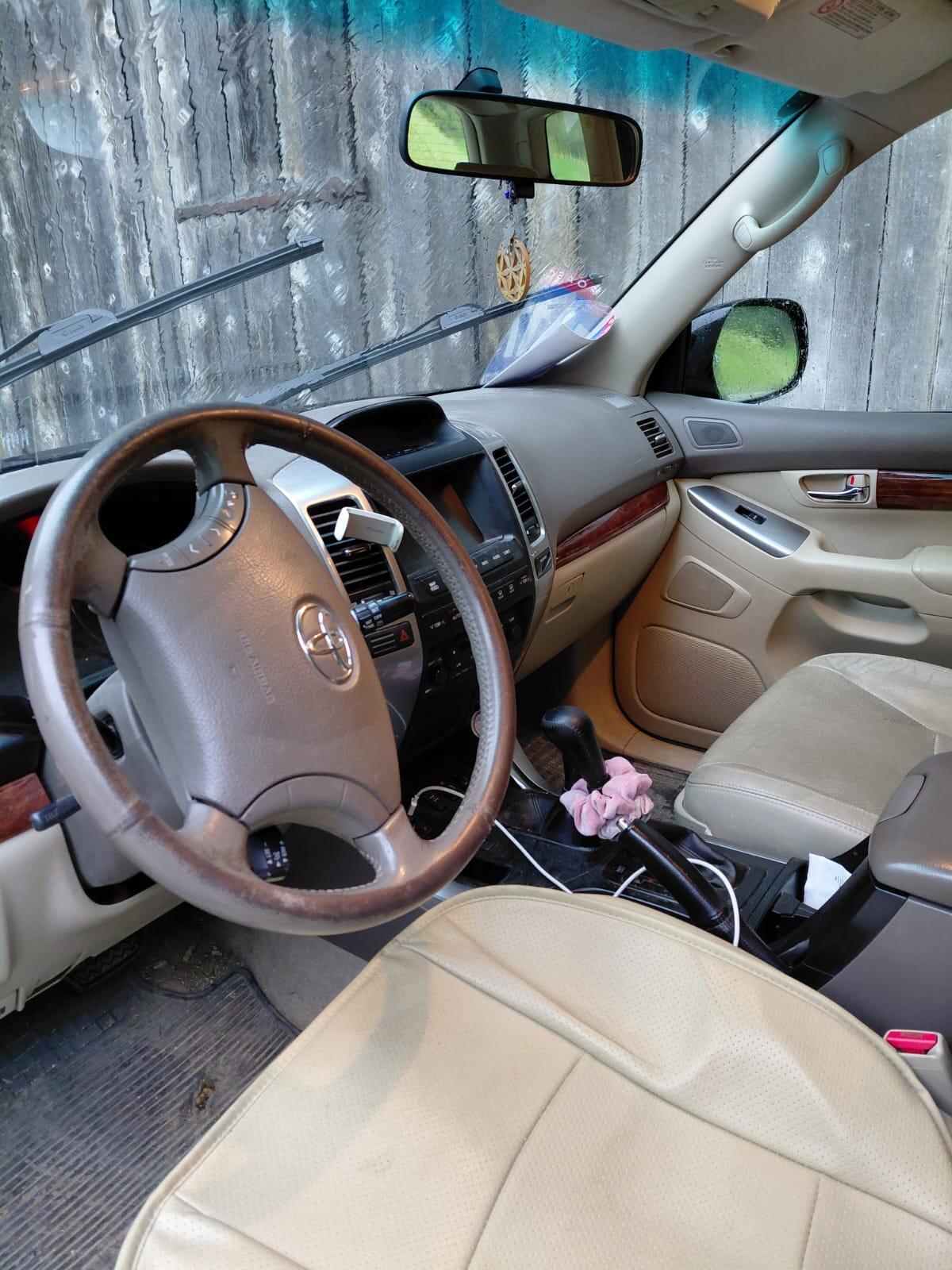 Toyota Landcruiser 2