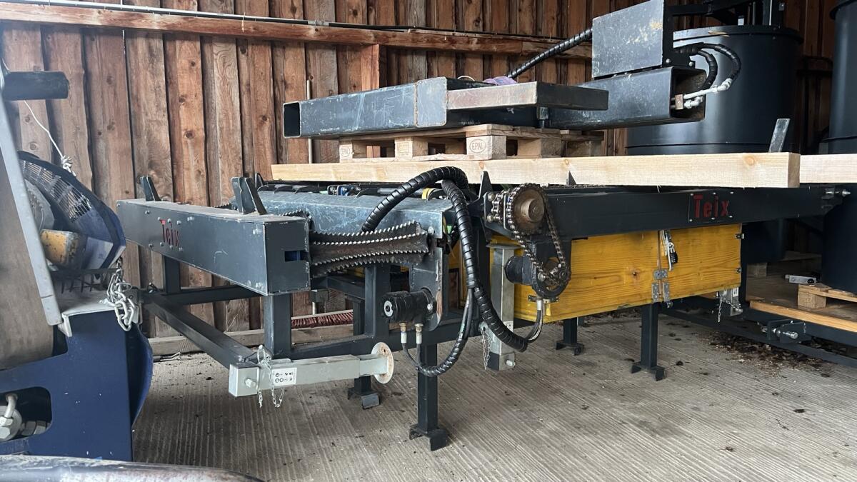 Zuführtisch/Fördertisch für Sägespaltautomat 2