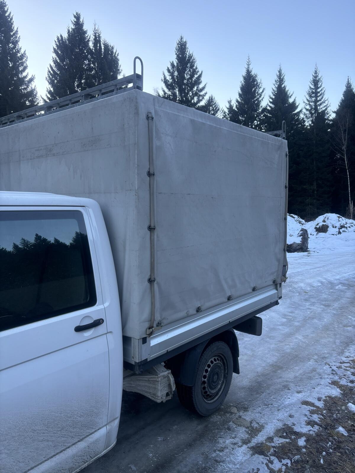 Planenaufbau VW Doka Pritsche 1