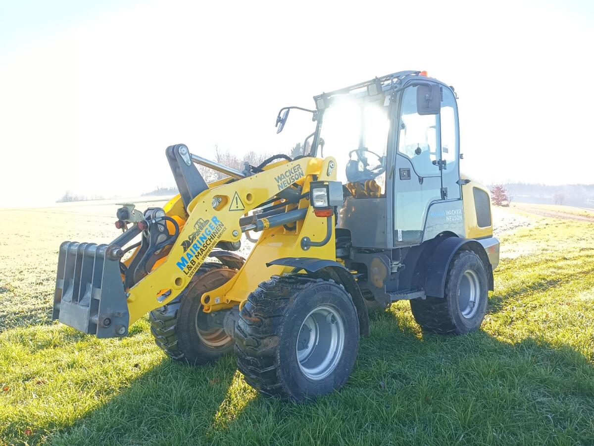 Weidemann 1880 Wacker Neuson WL32 Hoftrac 2