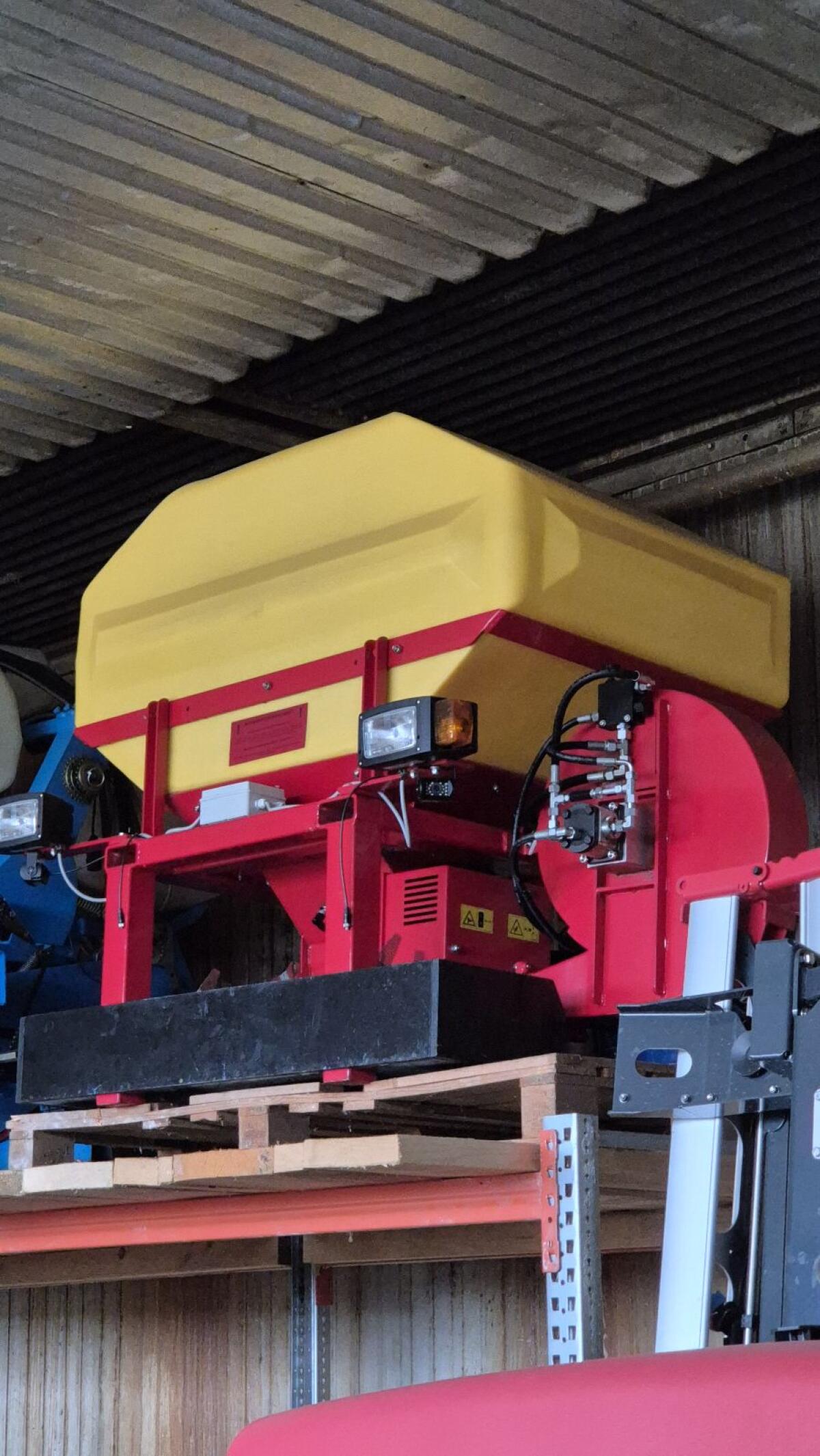 Technik-Plus Fronttank 2