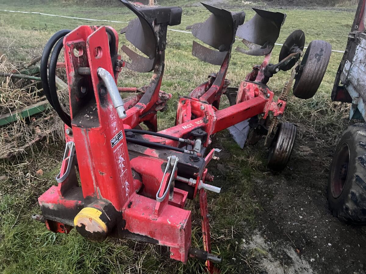 Volldrehpflug Vogel u. Noot mit Steinsicherung 1