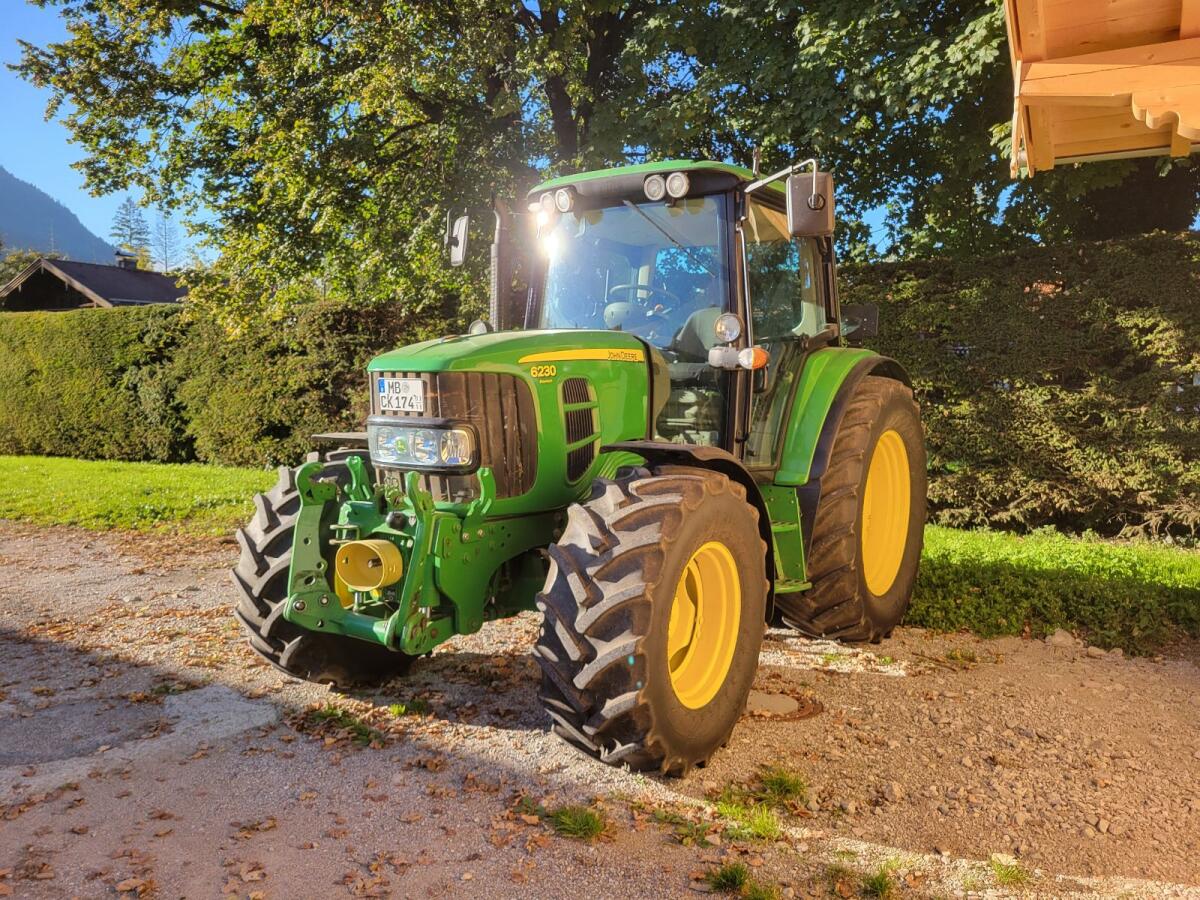 John Deere 6230 Premium Traktor Schlepper 1