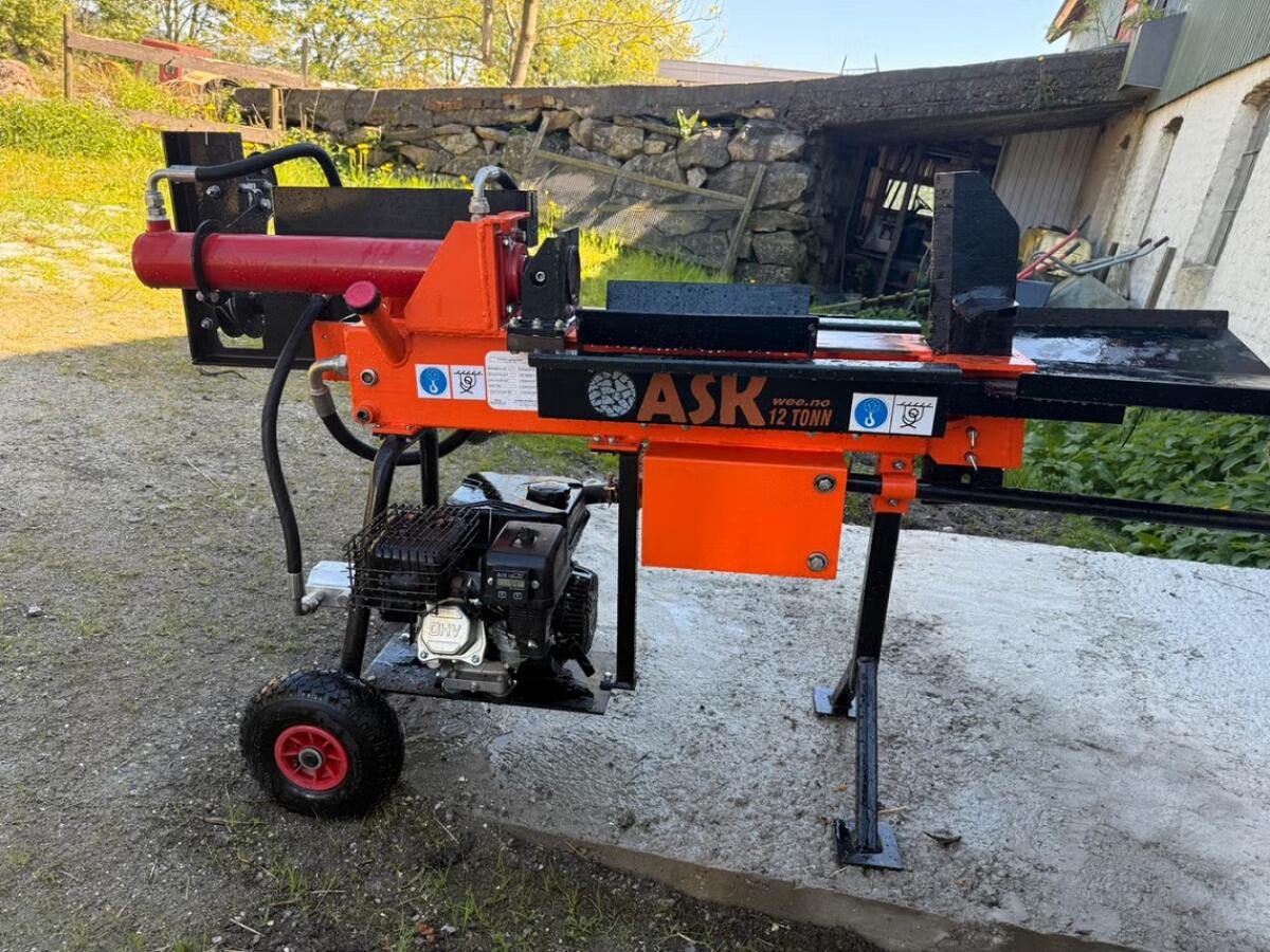 ASK 12 t Holzspalter 2