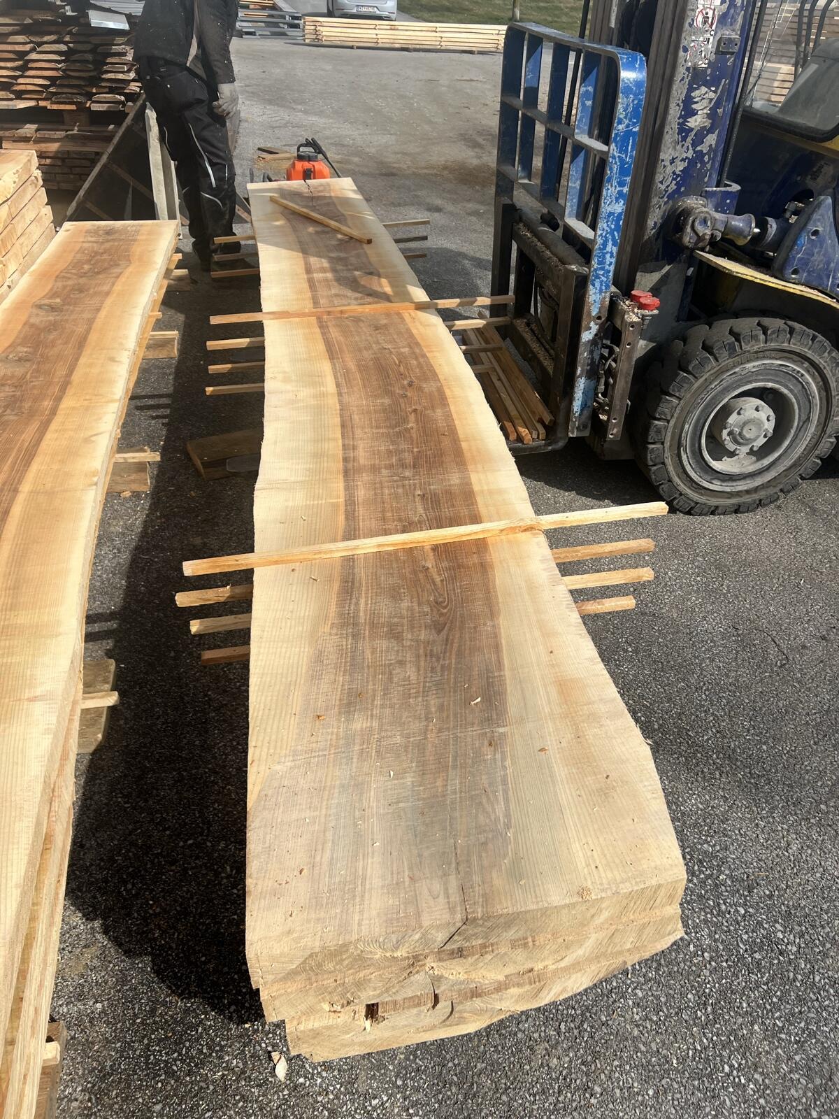 Eschenholz-Pfosten, Tischlerware 1