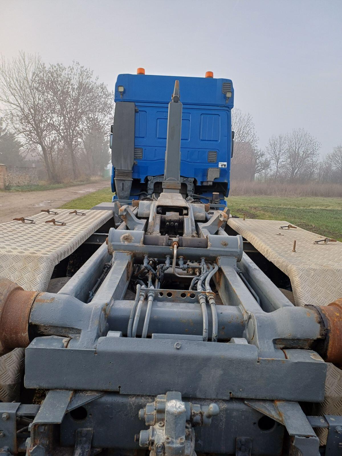 Iveco Stralis Abrollkipper mit Hackenlift 3