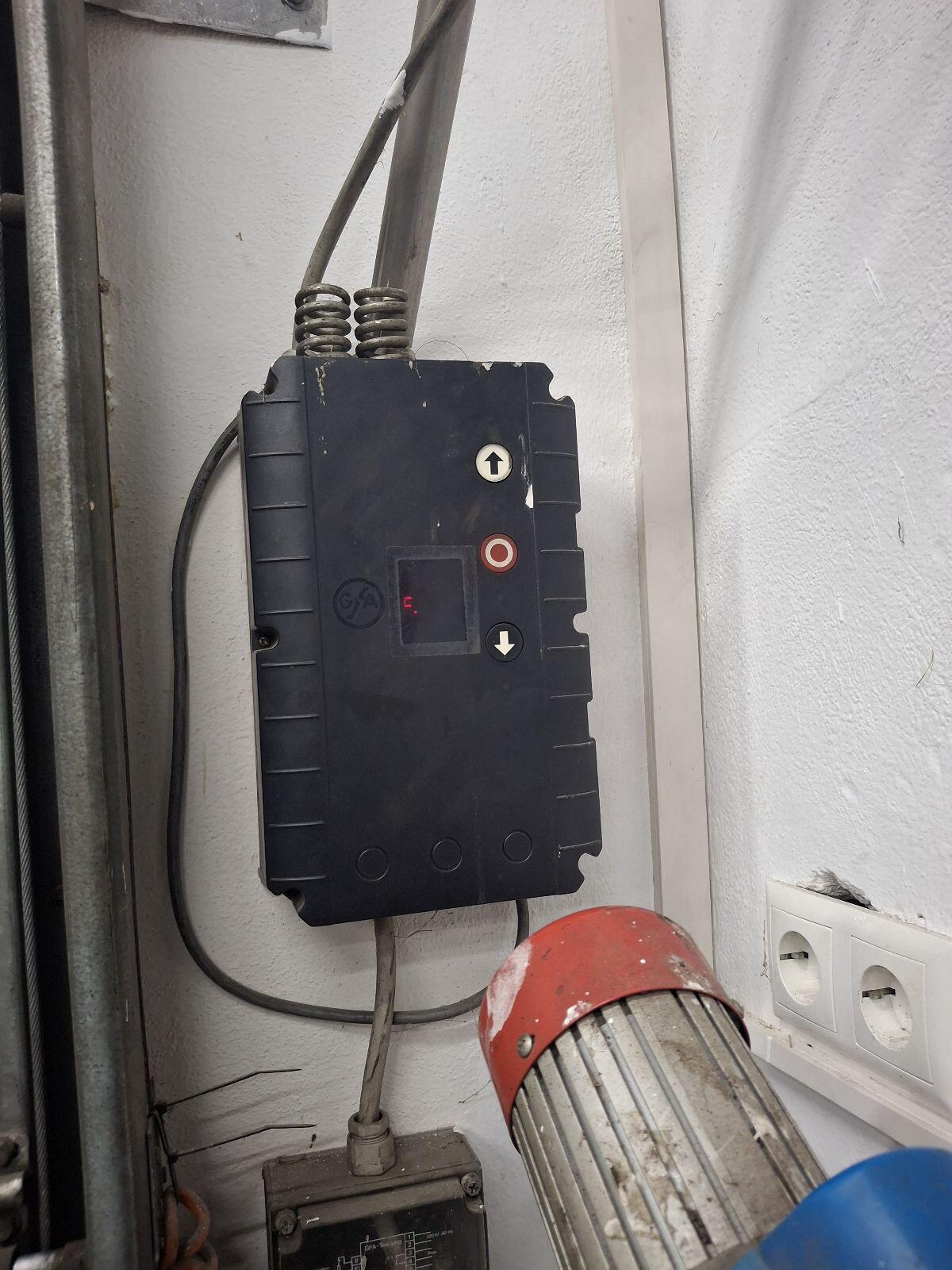 Garagentor/Sektionaltor 3