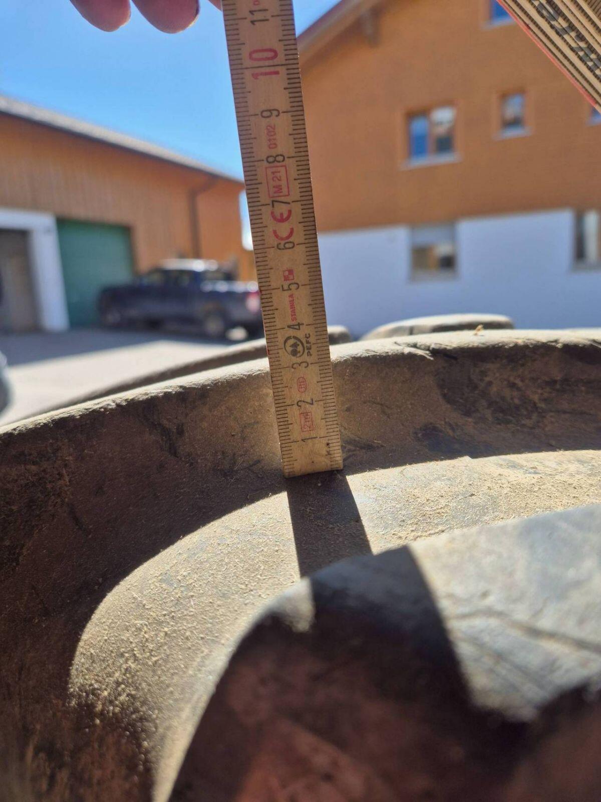 Reifen mit Felge 425 55R17 2