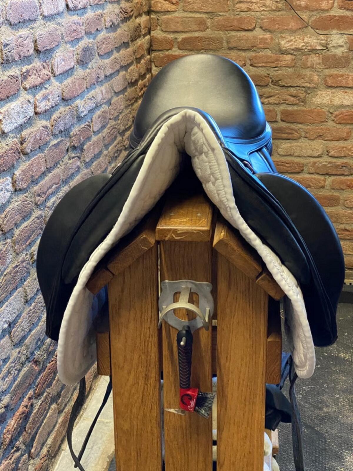 Equipe Viktoria Dressursattel 3