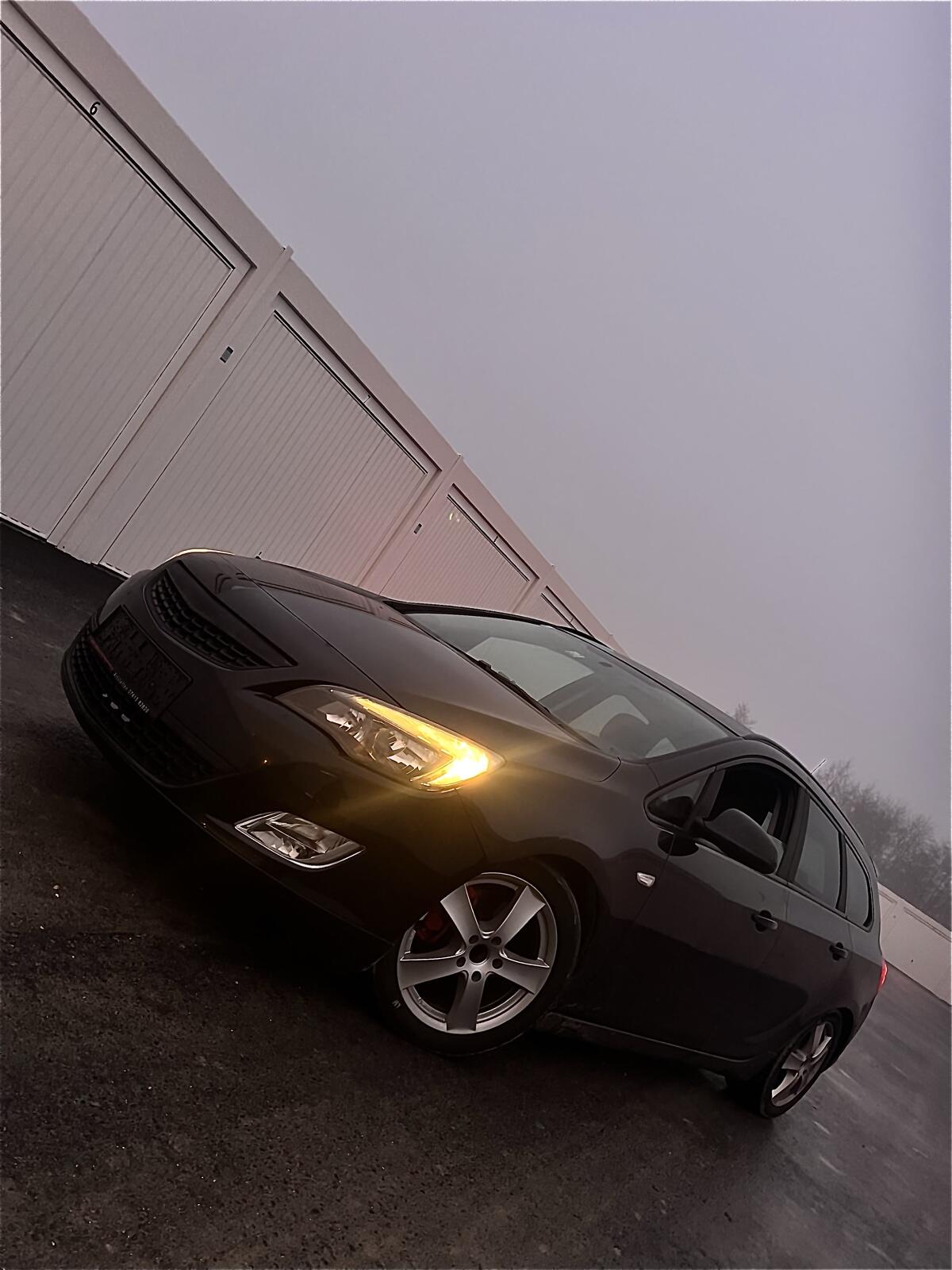 Opel Astra Sports Tourer 1.7 Diesel, Pickerl neu 1