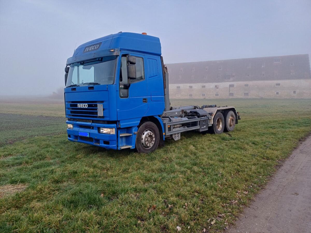 Iveco Stralis Abrollkipper mit Hackenlift 2