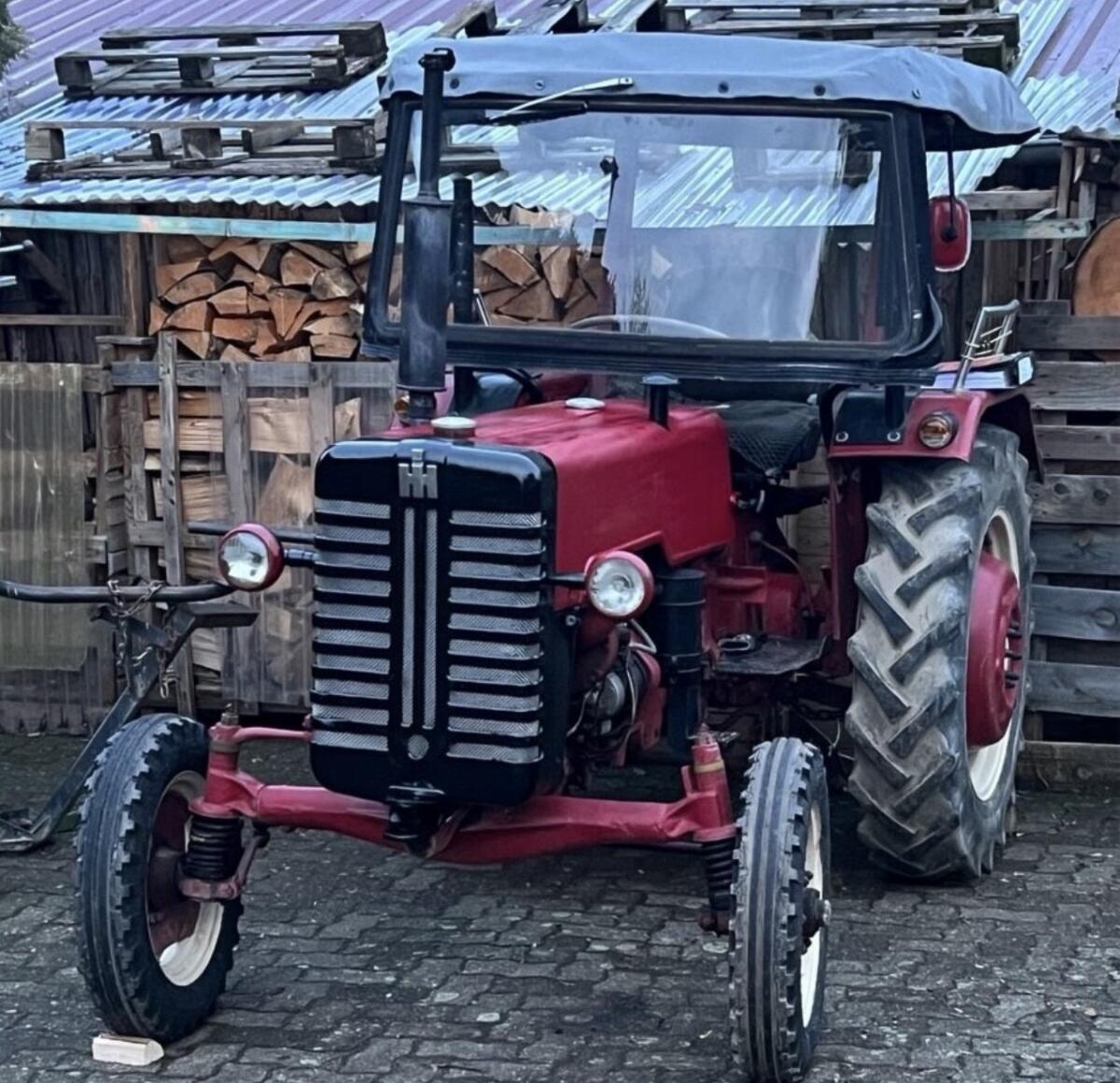 IHC D320 Gepflegt und regelmäßig gewartet 2