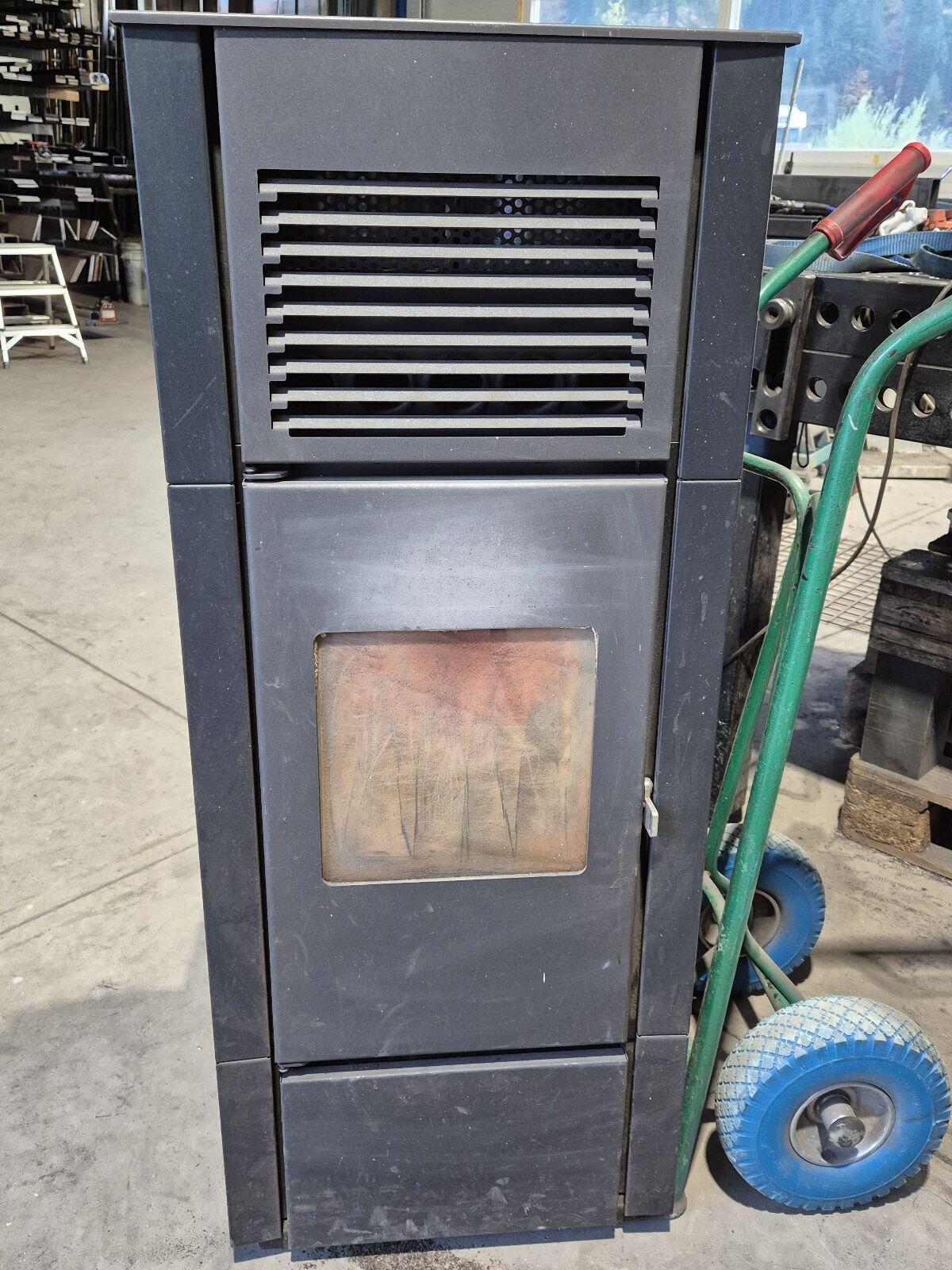 Pelletsofen Punto Focu Modell Nia 15,4 kW 1