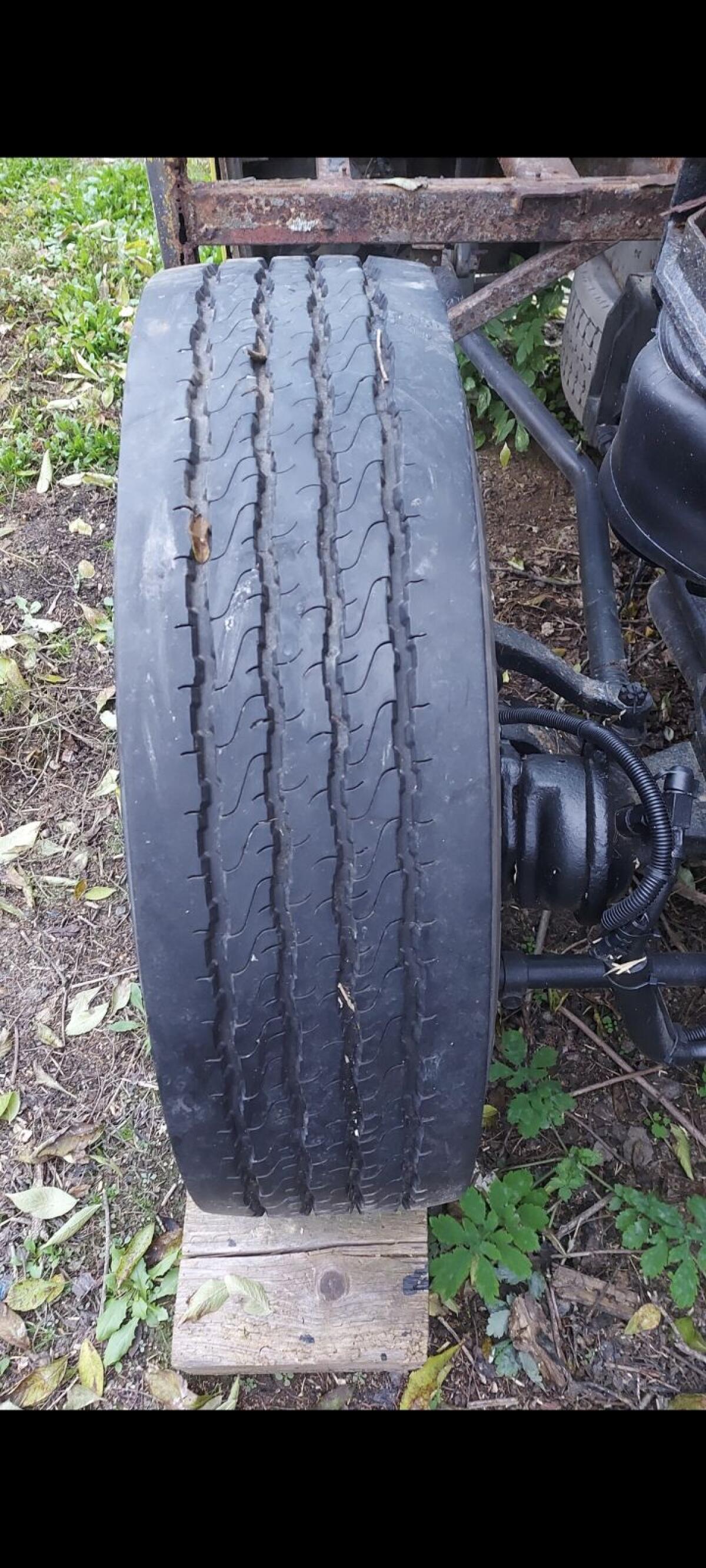 Reifen 275/70 R 22,5 für Anhänger LKW 1
