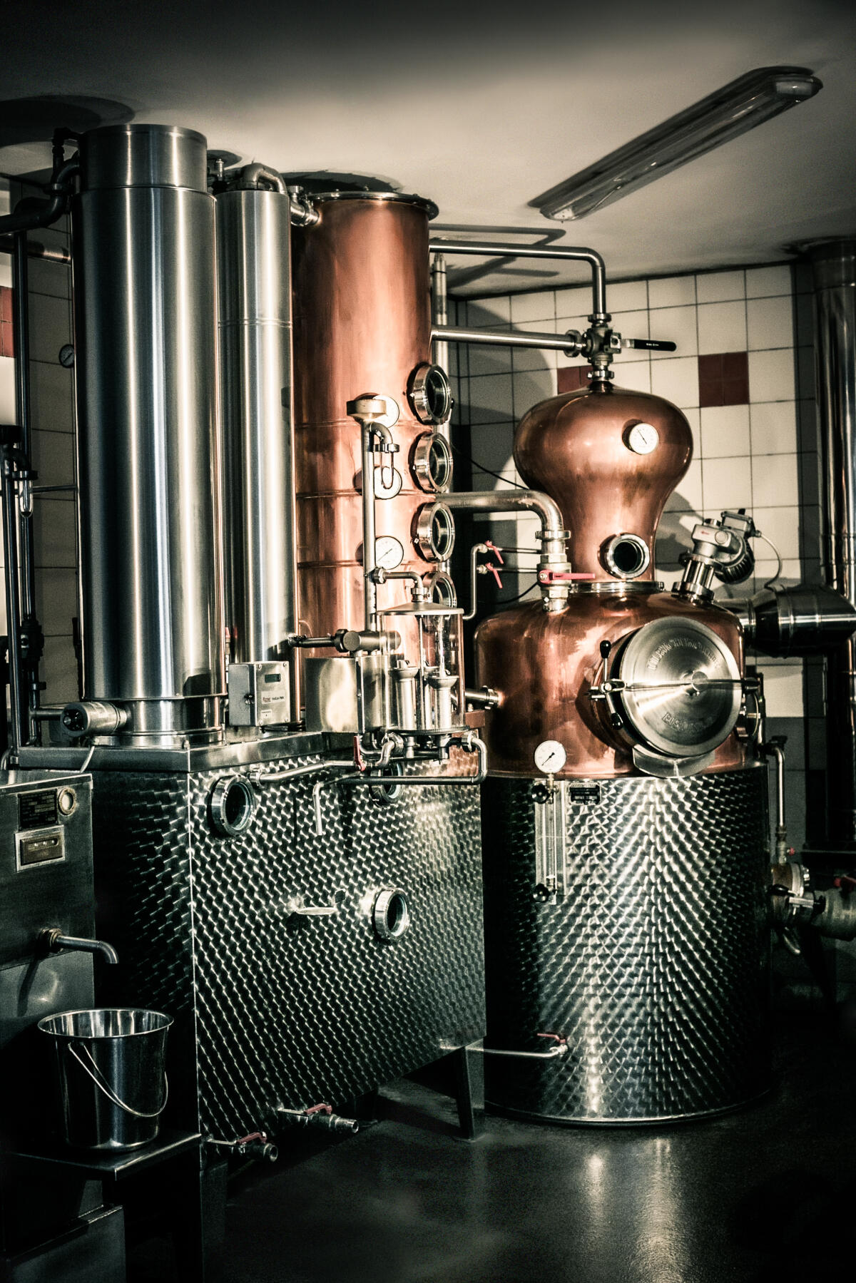 Vollwertige Brennerei inkl. Messuhr 1