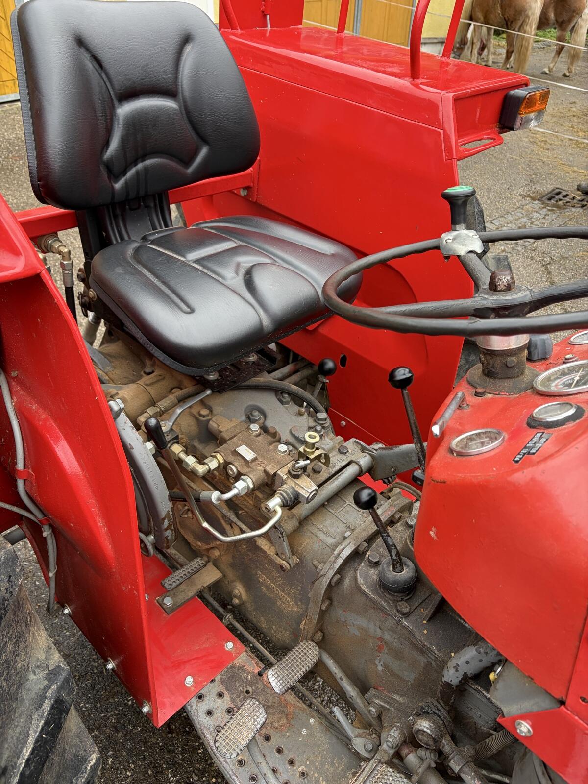 Massey Ferguson 135 3