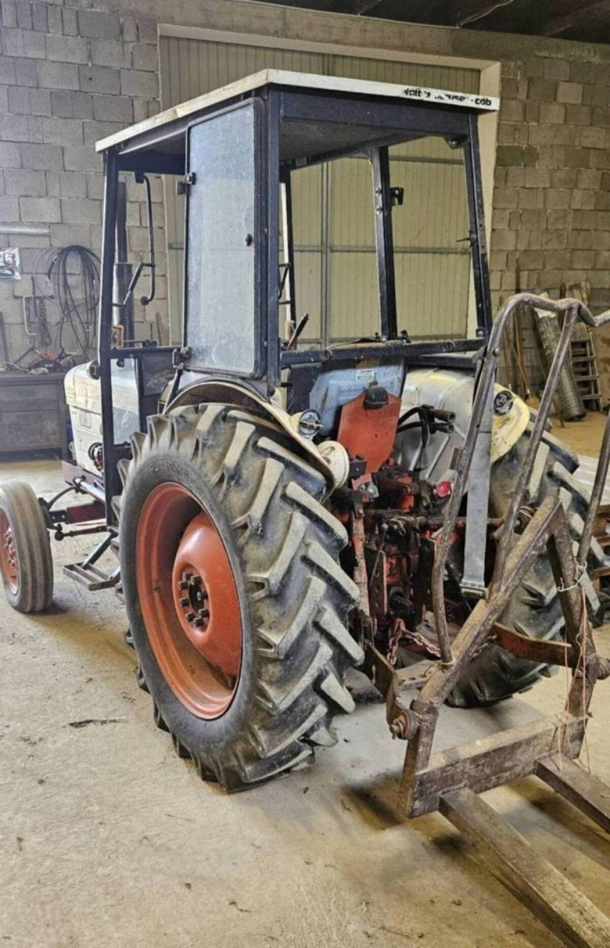 David Brown 885 N Schmalspur 3