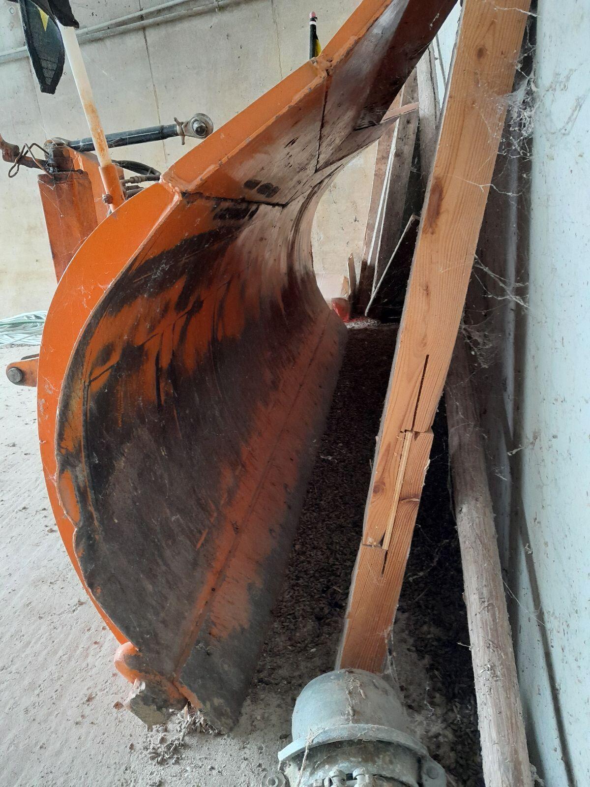 Schneepflug Hauer HS 260 2