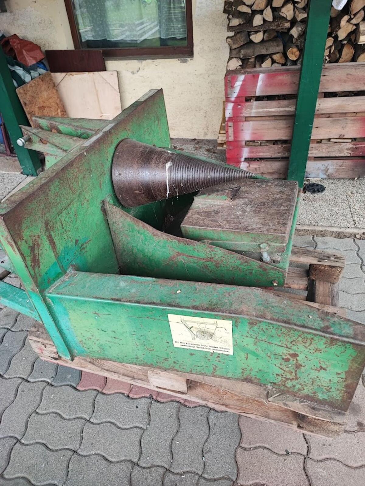 Holzspalter mit Kurzholztisch 3