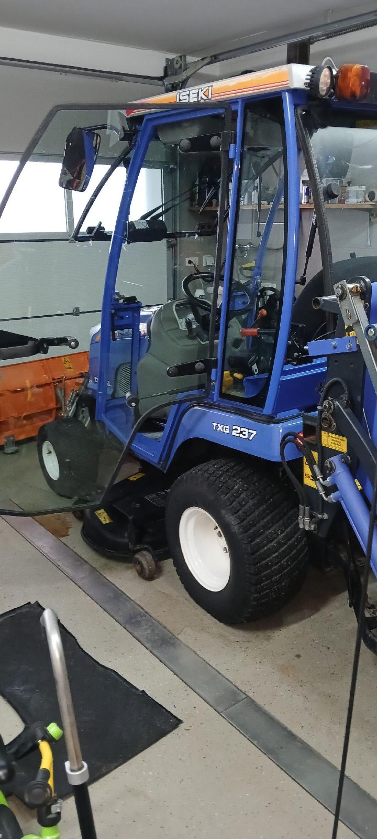 Iseki Txg 237 Allrad Hydrostat Kleintraktor Winterdienst 3