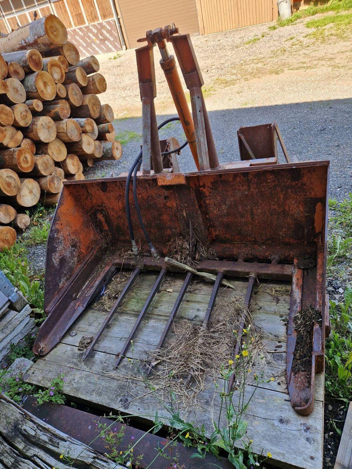 Hochkipp-Mistgabel Eigenbau mit Liebherr-Aufnahme 3