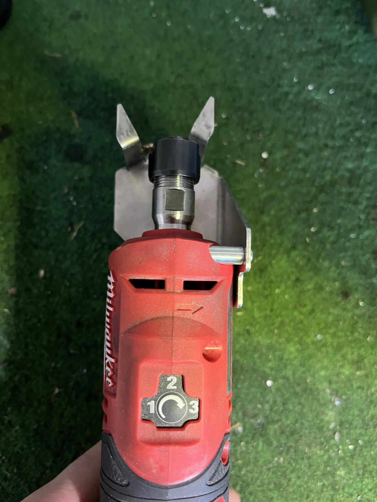 Milwaukee KSX Motorsägenschärfgerät 1