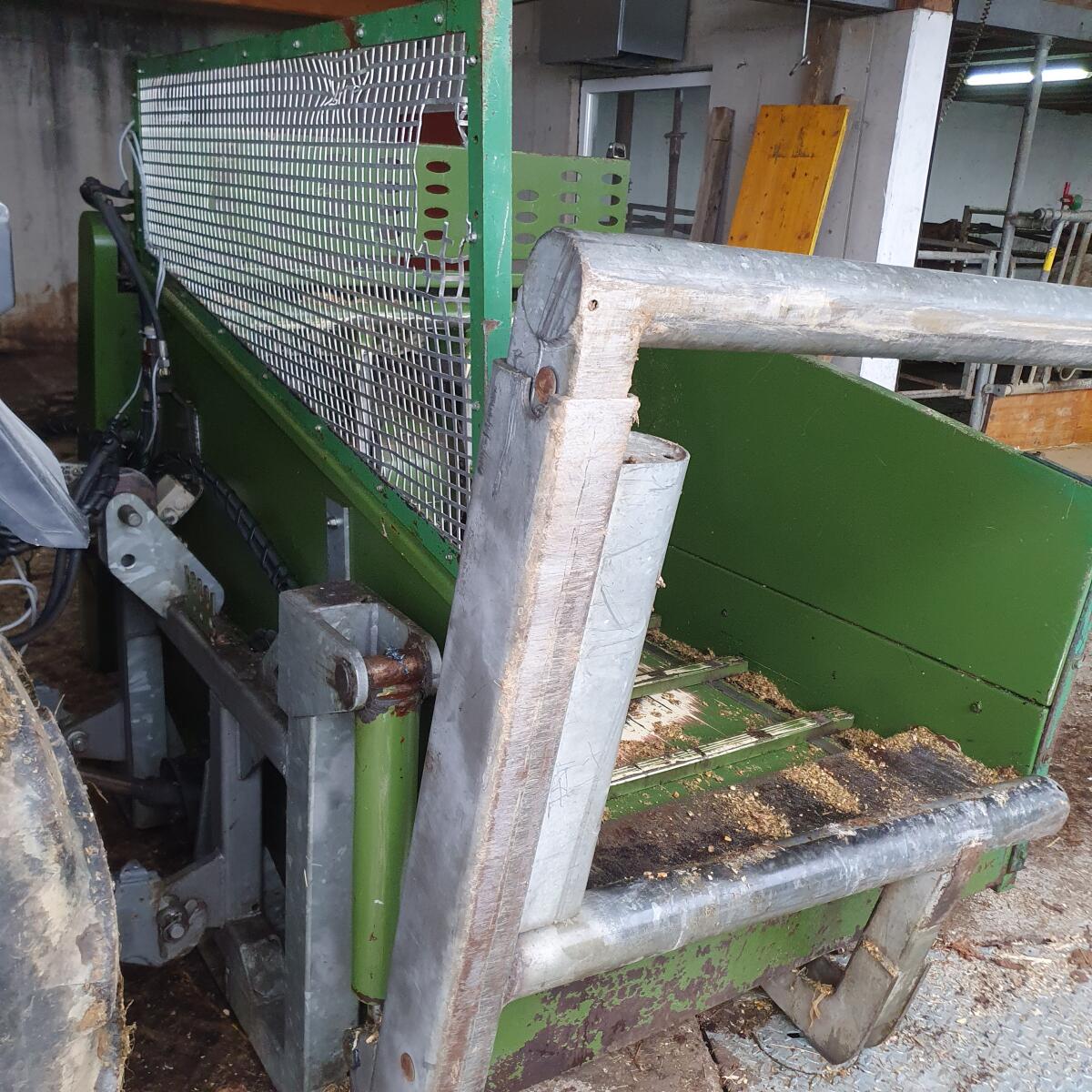 Fliegl Rundballenabroller 3