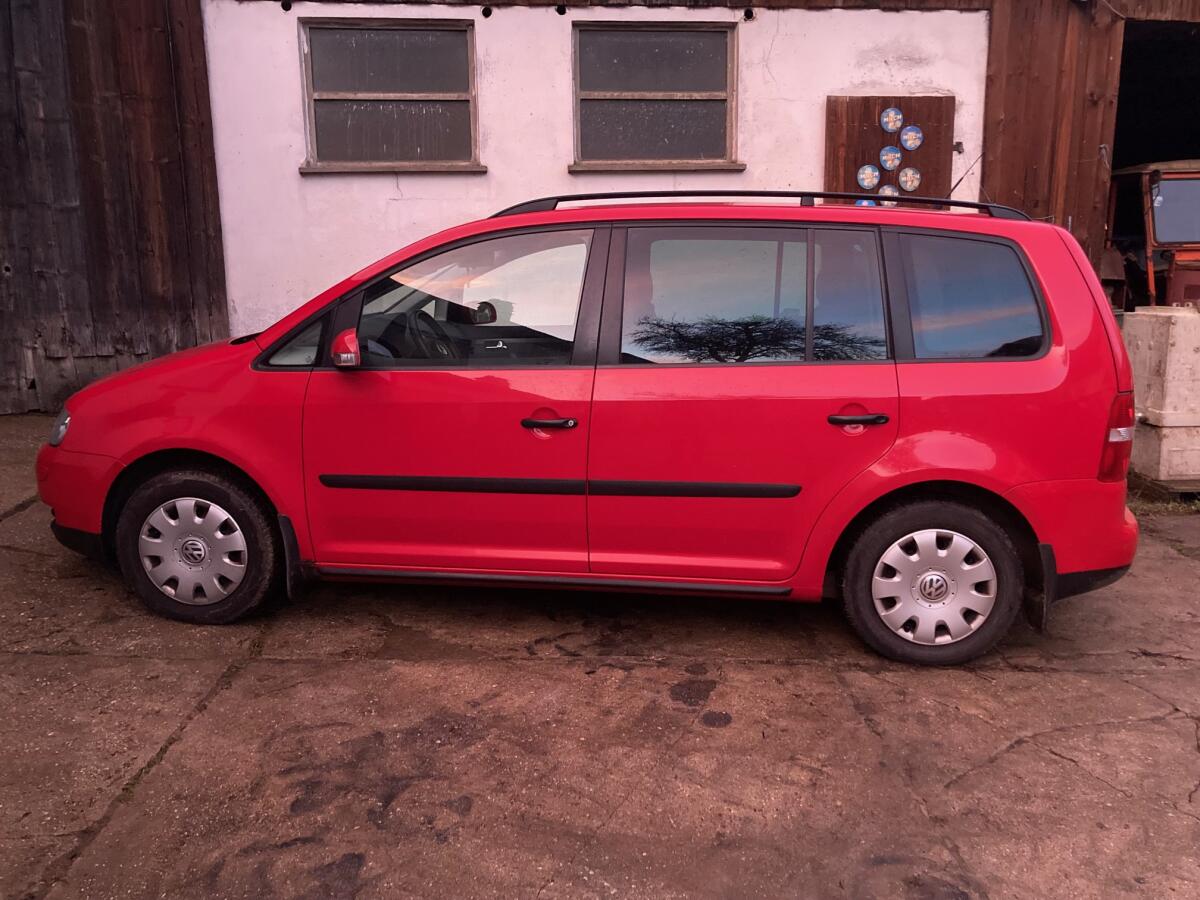 VW Touran 1