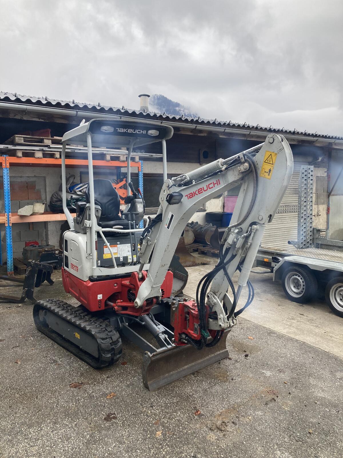 Takeuchi TB 217R + TB 325R 3